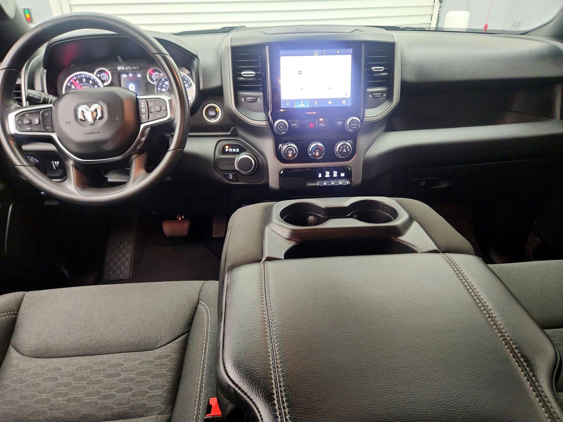Thumbnail: 2025 RAM 1500 - 9