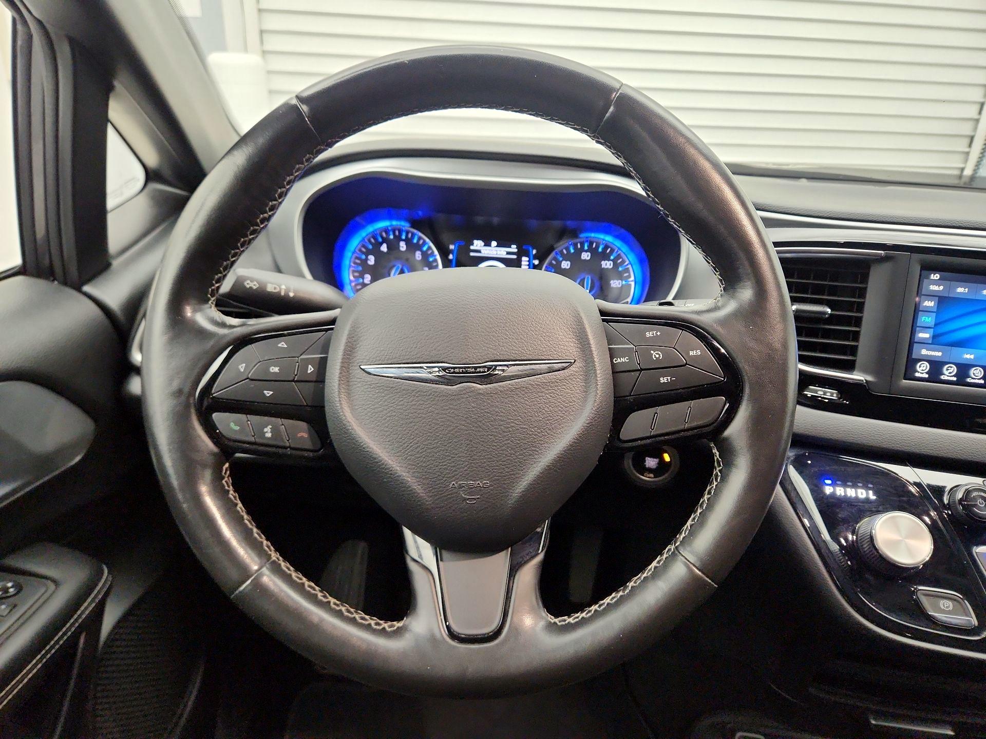 Thumbnail: 2020 Chrysler Pacifica - 10