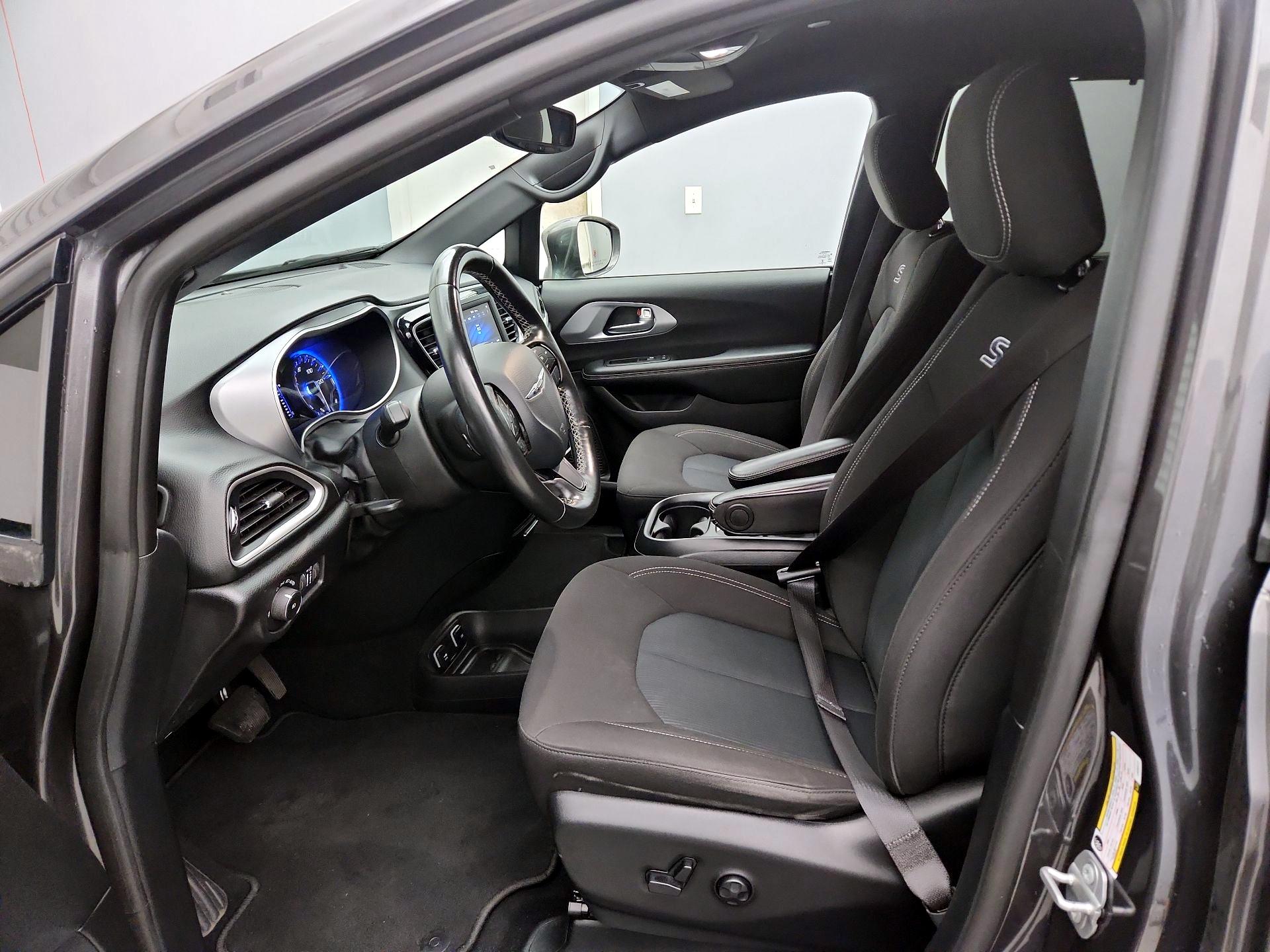 Thumbnail: 2020 Chrysler Pacifica - 11