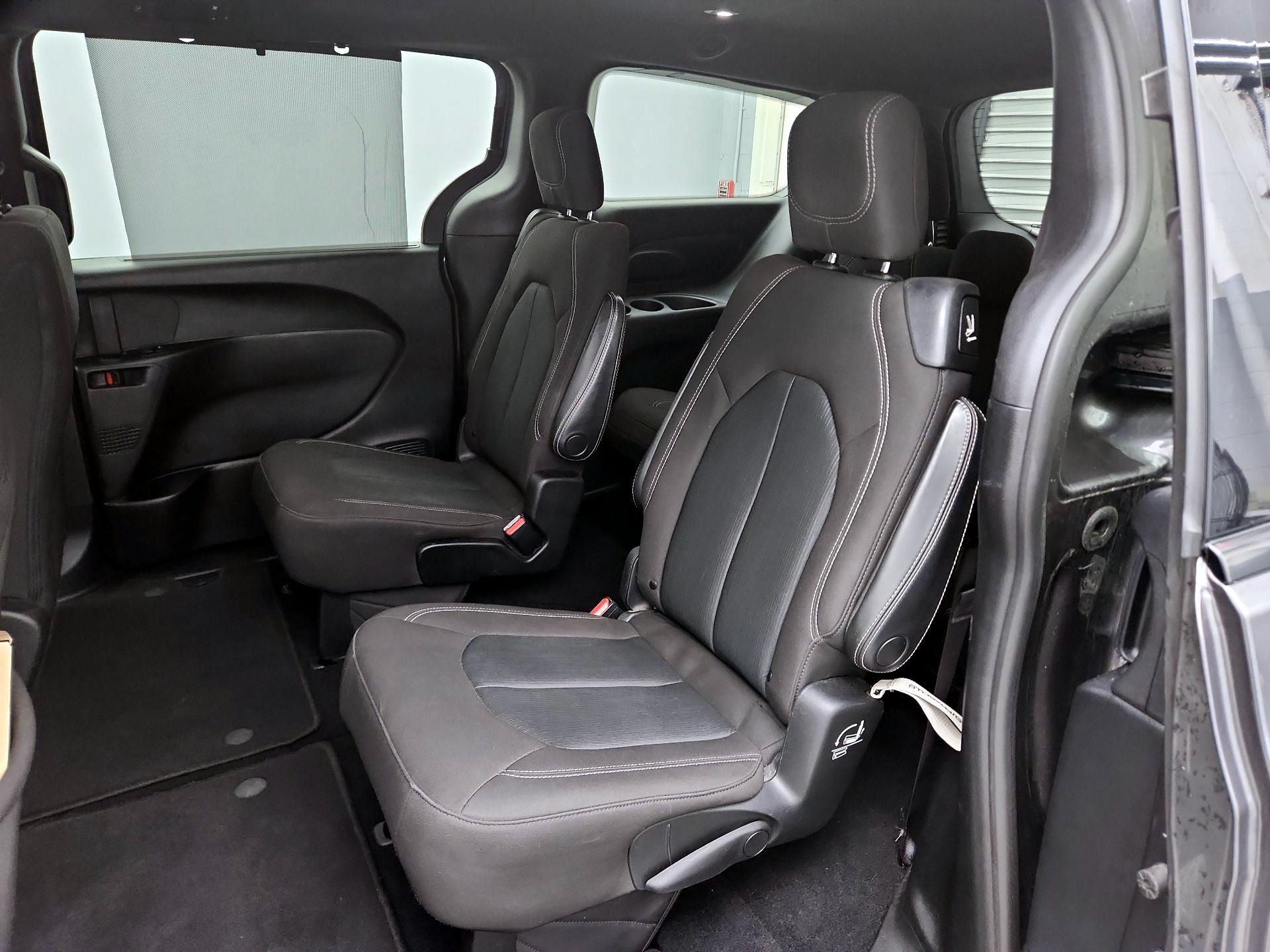 Thumbnail: 2020 Chrysler Pacifica - 19