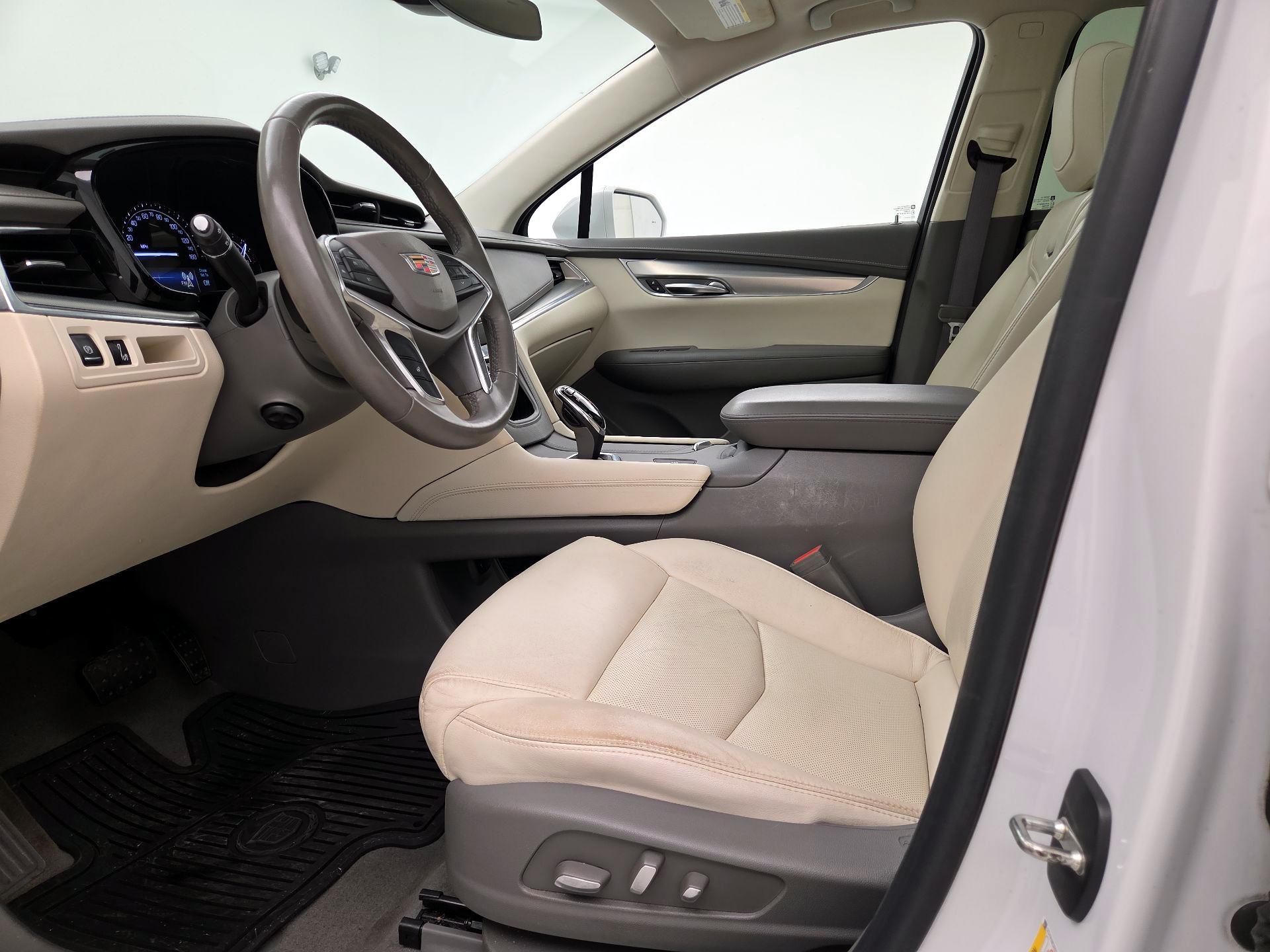 Thumbnail: 2018 Cadillac XT5 - 11