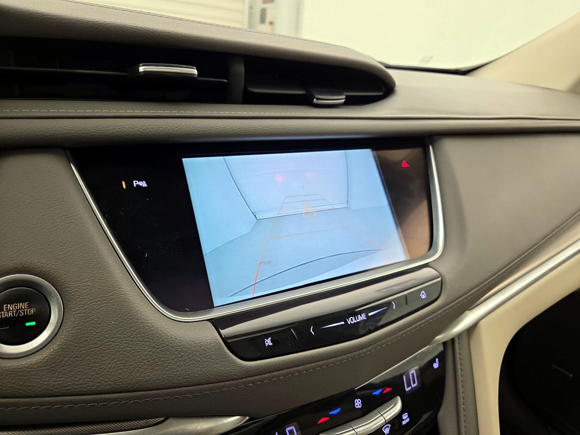 Thumbnail: 2018 Cadillac XT5 - 14