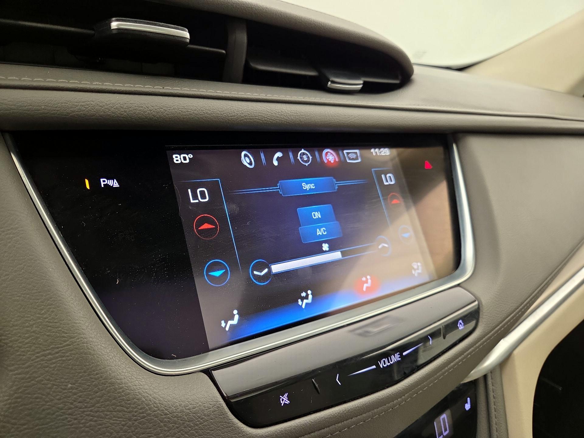 Thumbnail: 2018 Cadillac XT5 - 16
