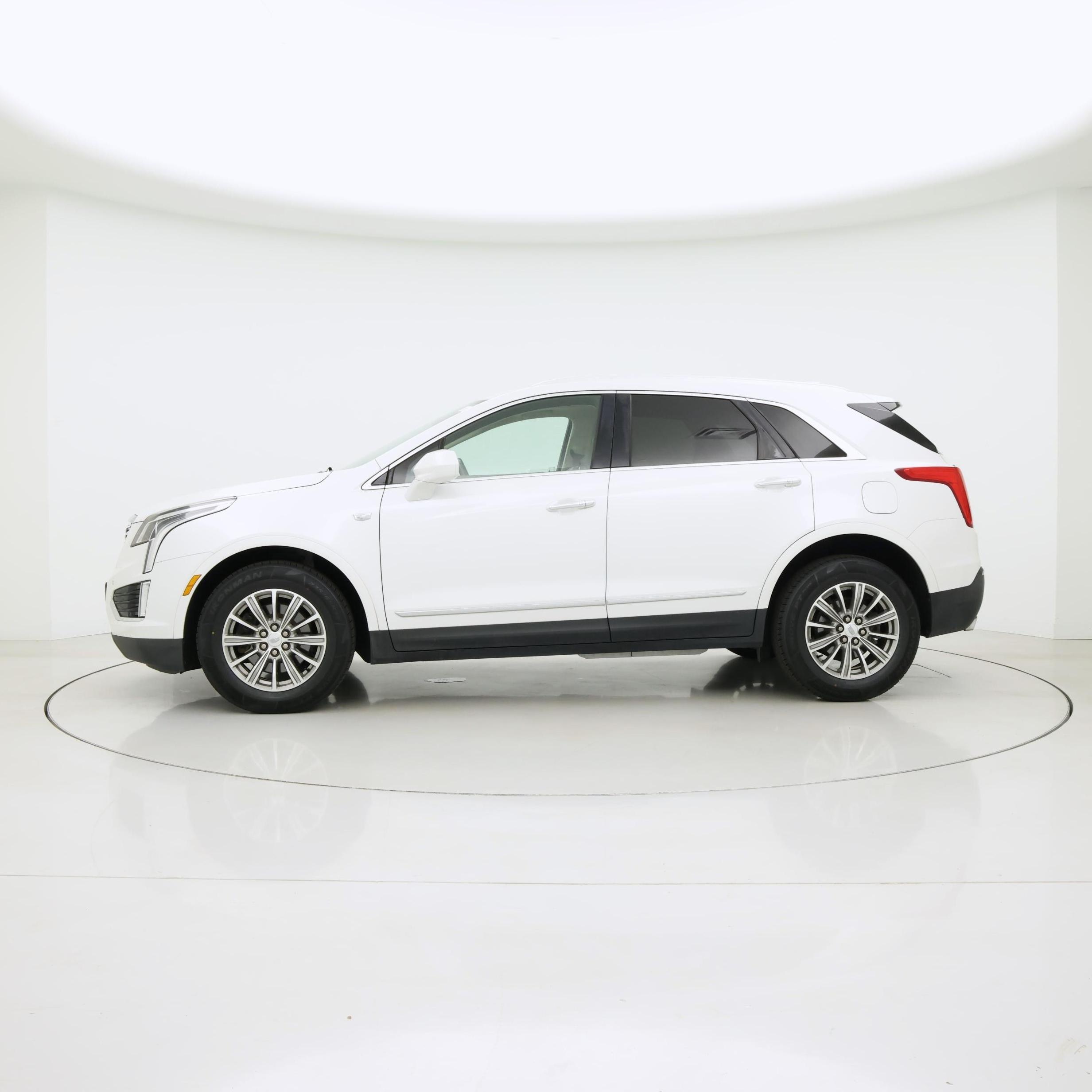 Thumbnail: 2018 Cadillac XT5 - 3
