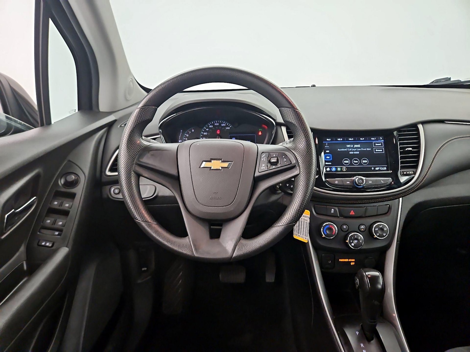 2019 Chevrolet Trax LS - Photo 11
