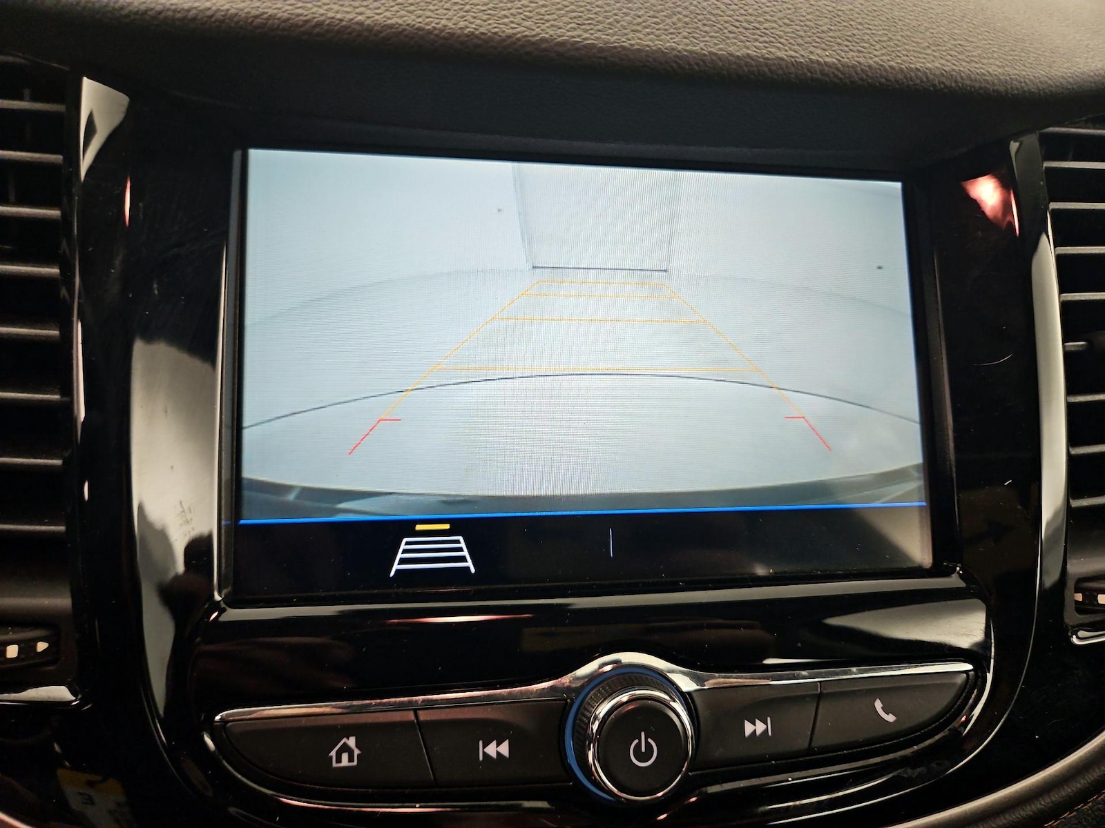 2019 Chevrolet Trax LS - Photo 15