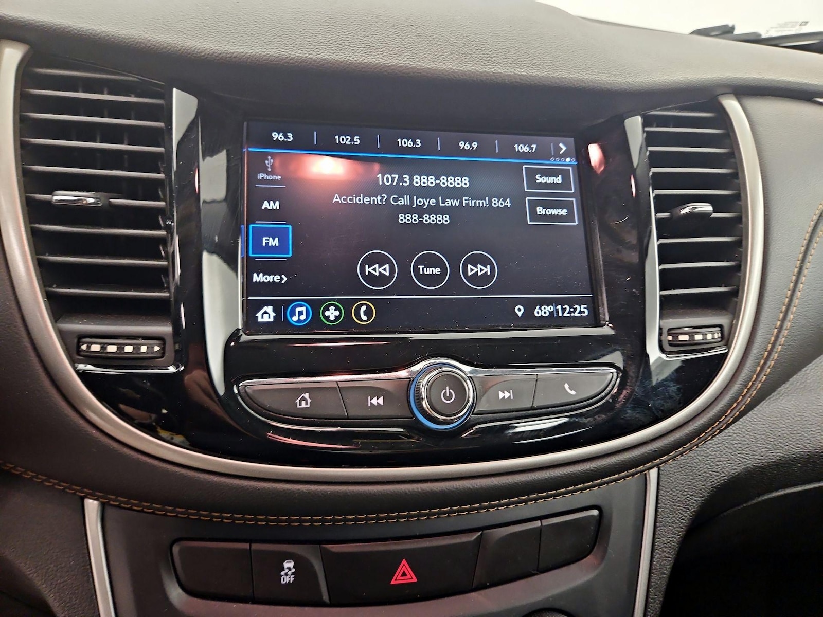 2019 Chevrolet Trax LS - Photo 16