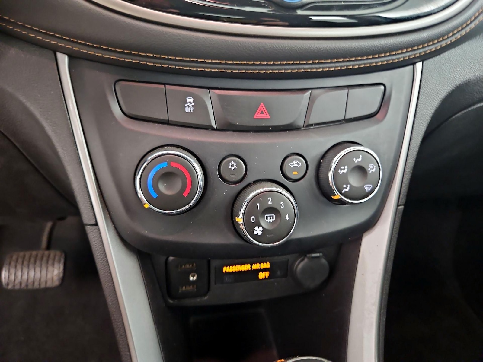 2019 Chevrolet Trax LS - Photo 17