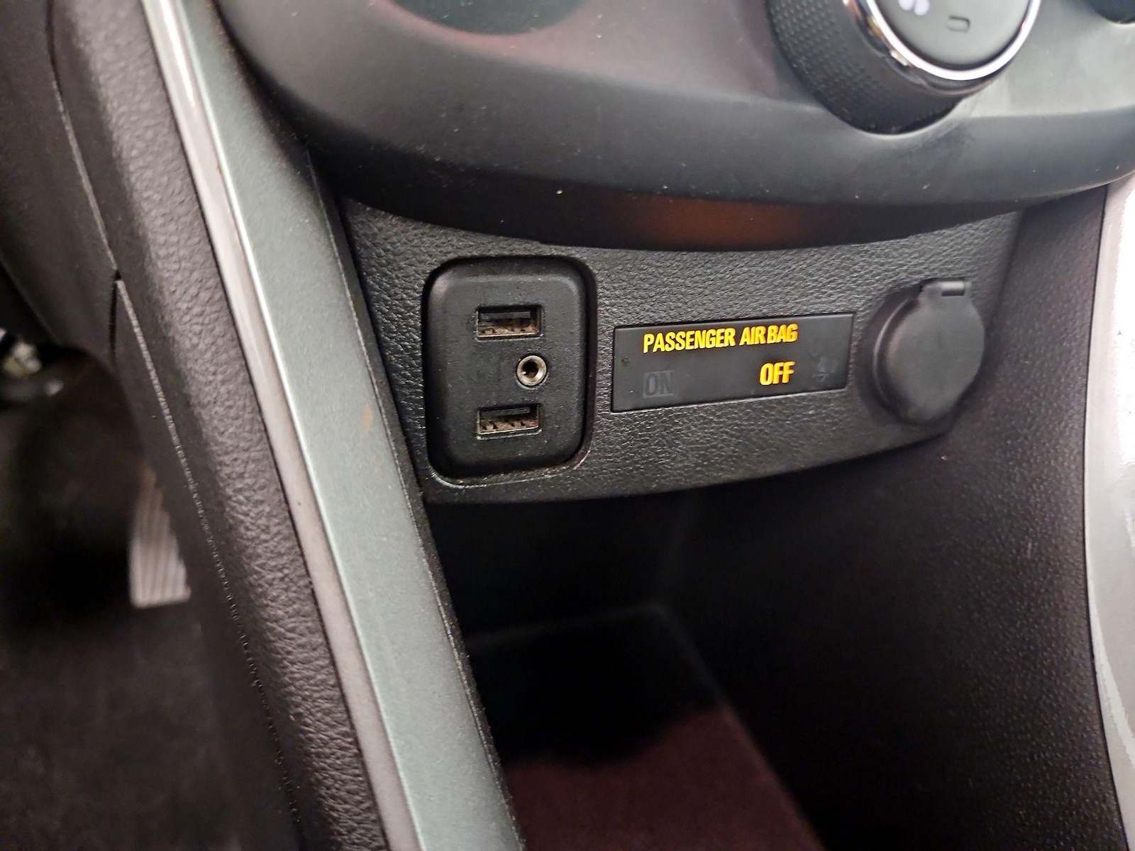 2019 Chevrolet Trax LS - Photo 19