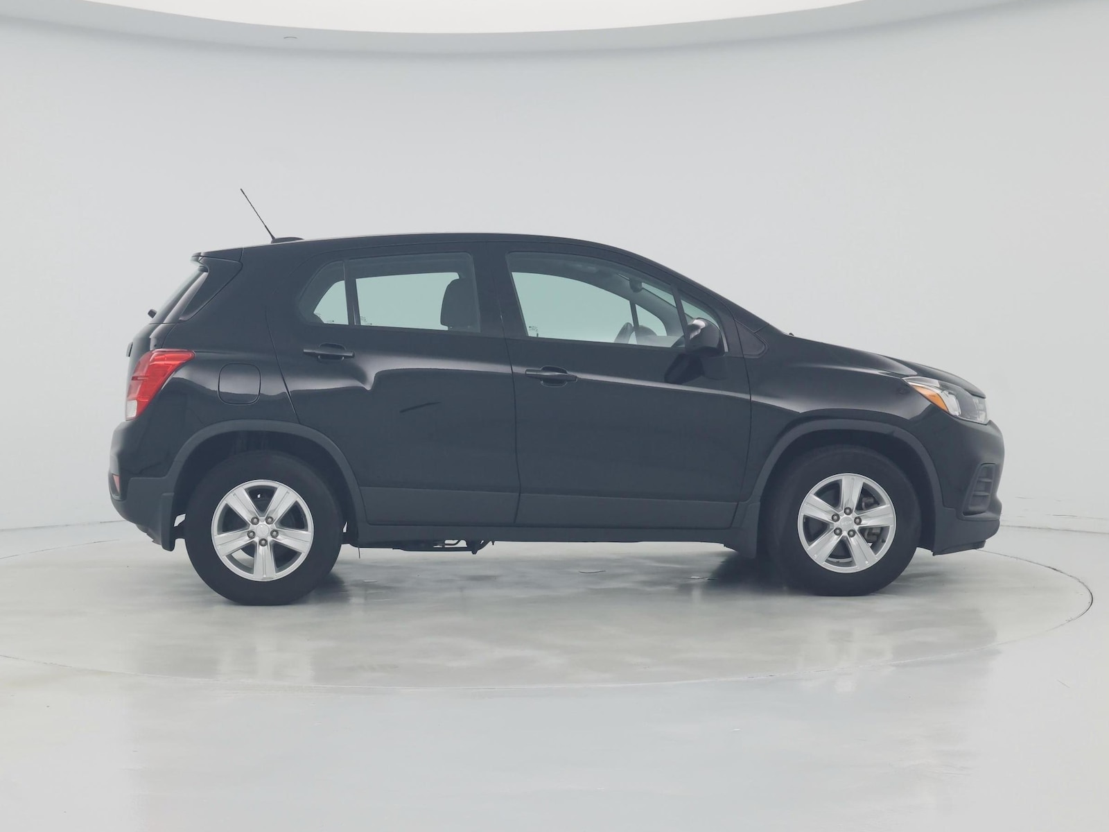 2019 Chevrolet Trax LS - Photo 8