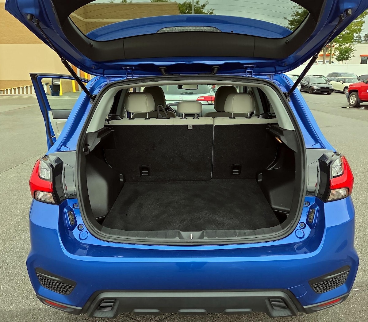 Trunk/Cargo (Seats Up)