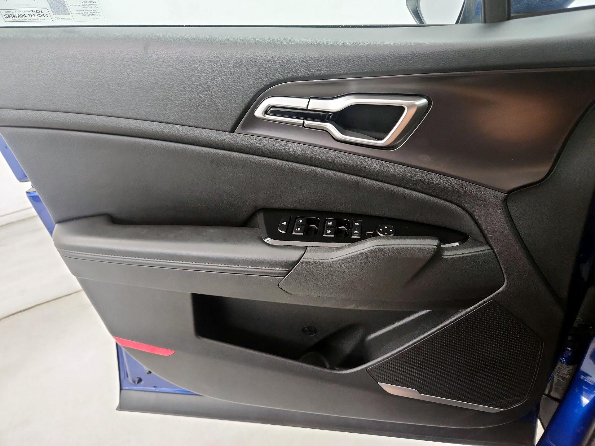 Thumbnail: 2023 Kia Sportage - 12
