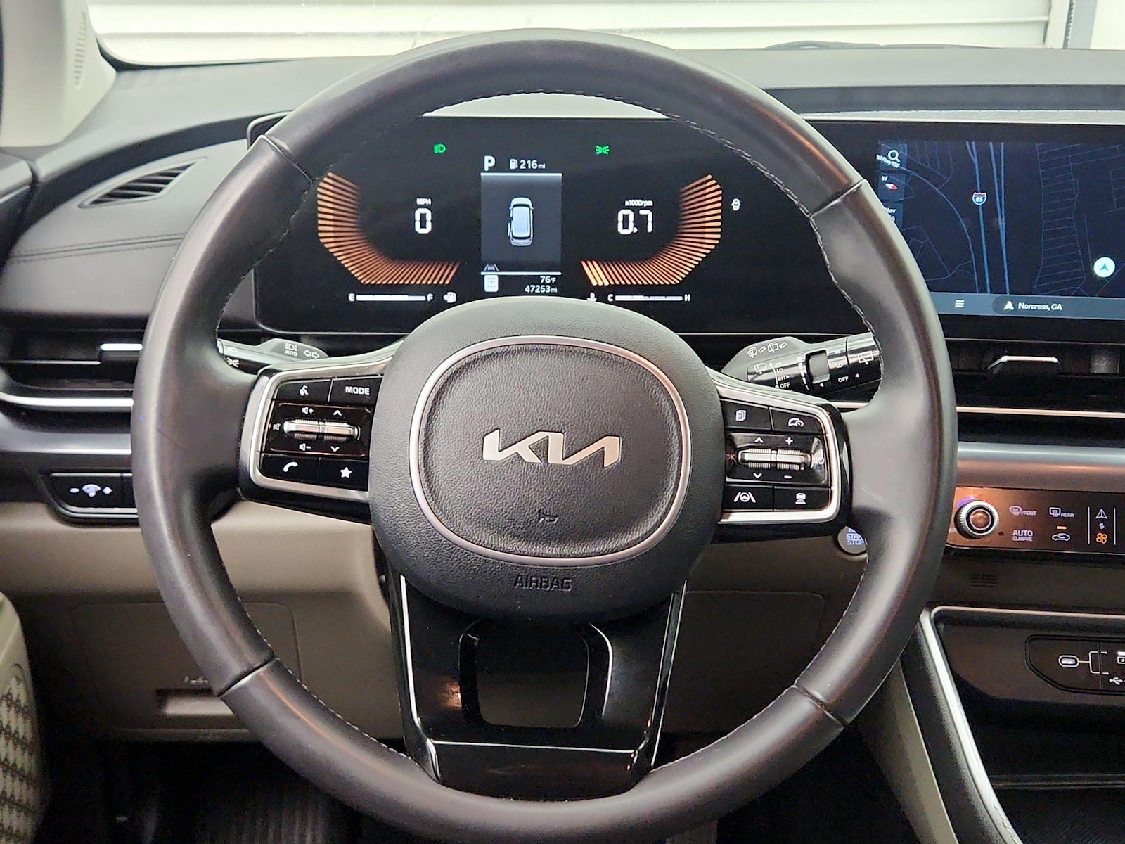 2025 Kia Carnival LXS - Photo 11