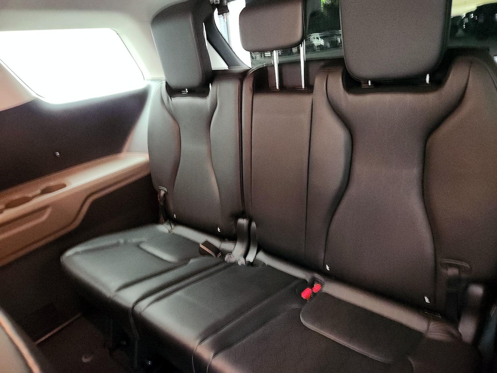 2025 Kia Carnival LXS - Photo 22