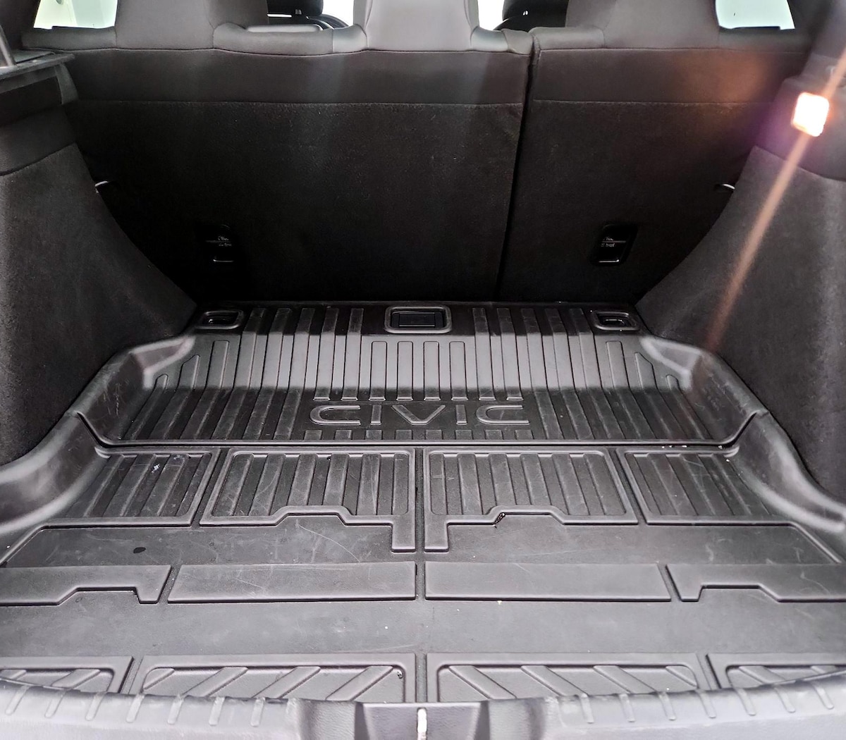 Trunk/Cargo (Seats Up)