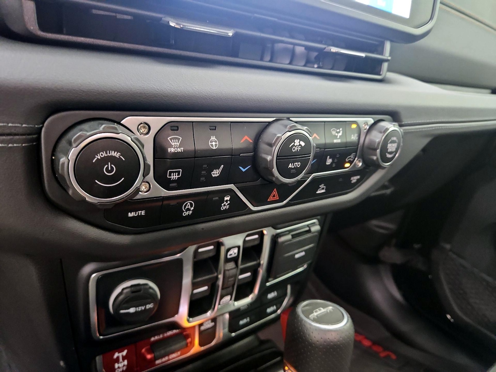 2024 Jeep Gladiator Mojave - Photo 17