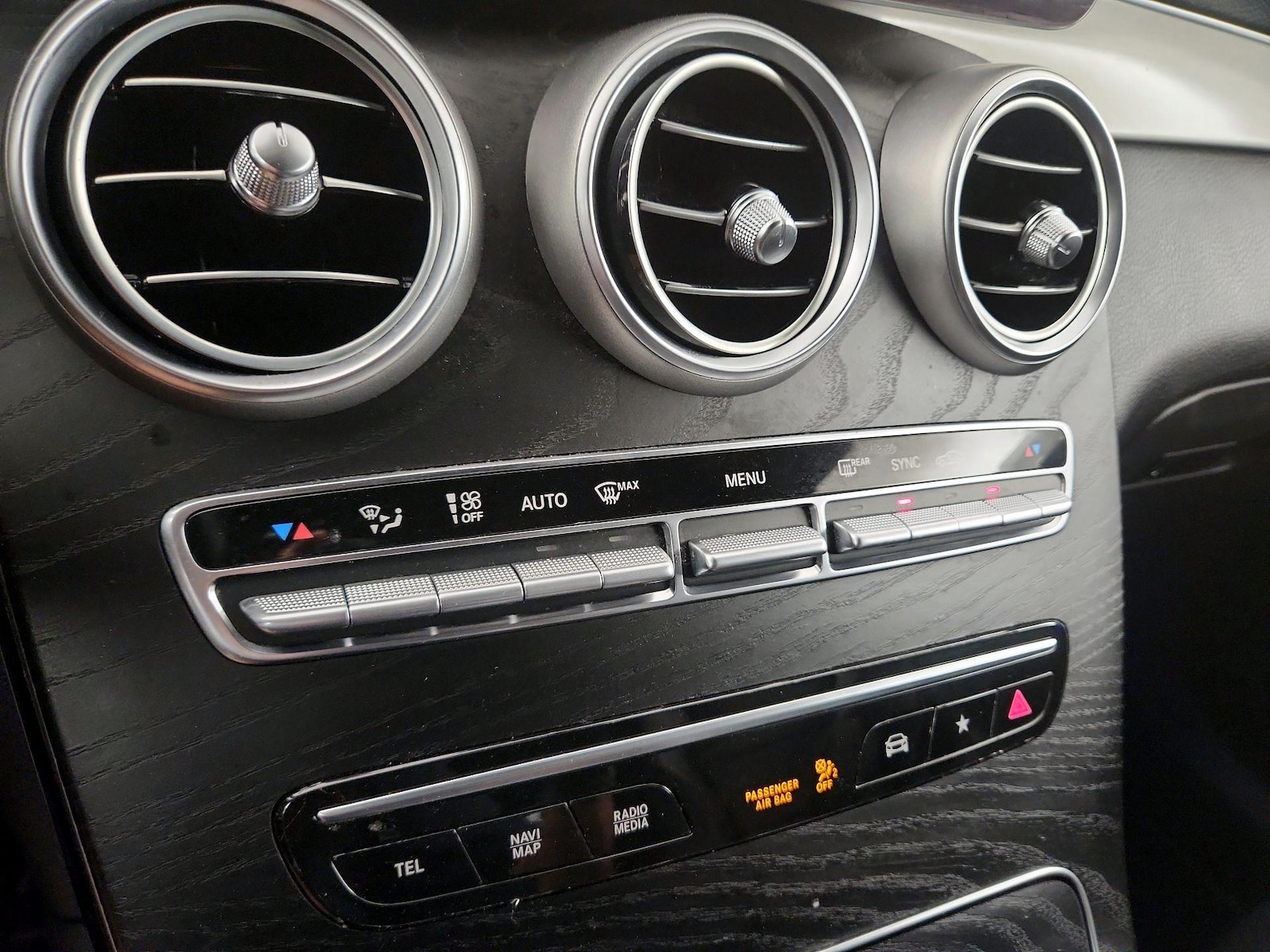 2023 Mercedes-Benz GLC Coupe GLC300 - Photo 17
