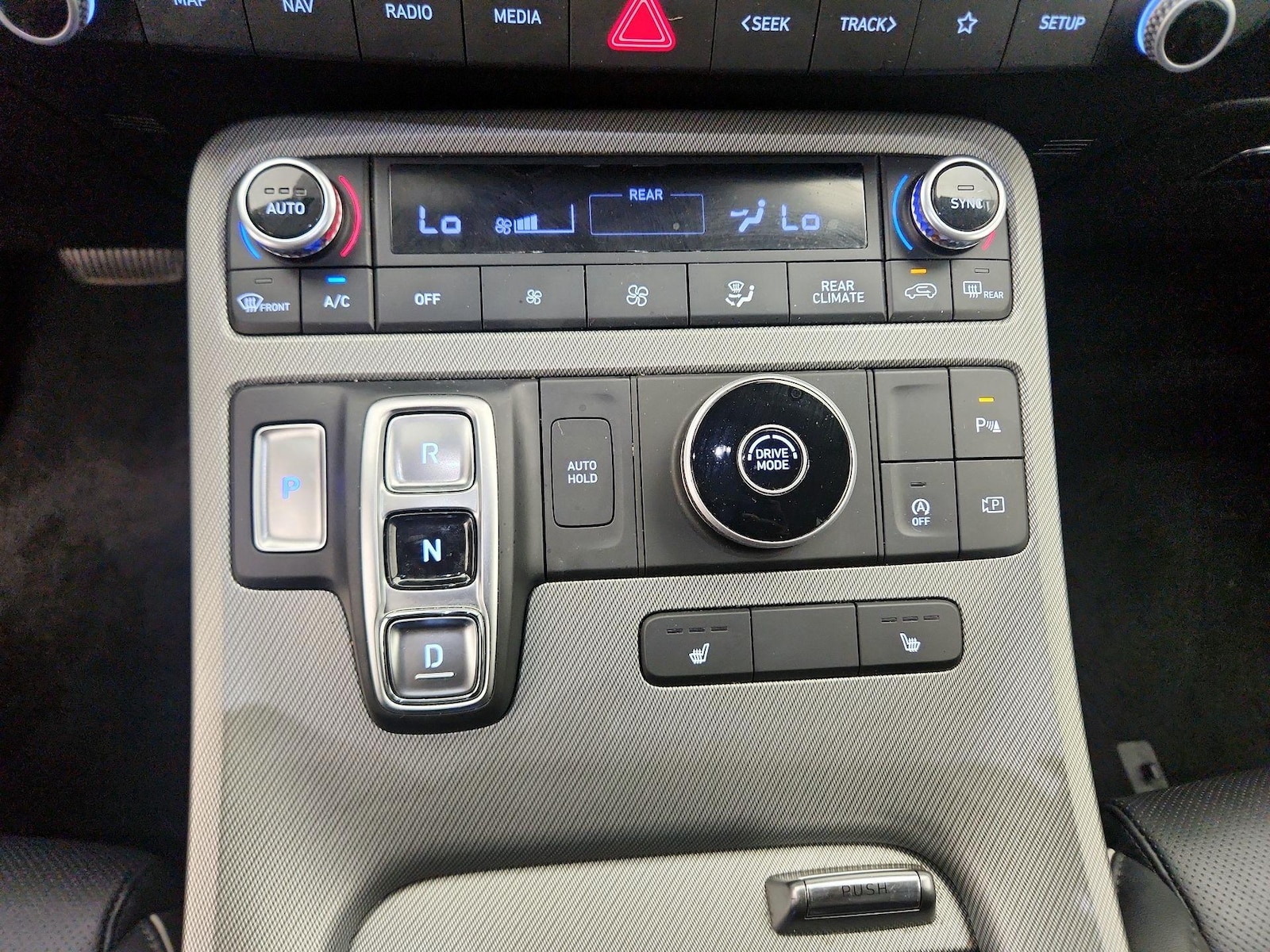 2025 Hyundai Palisade SEL - Photo 18