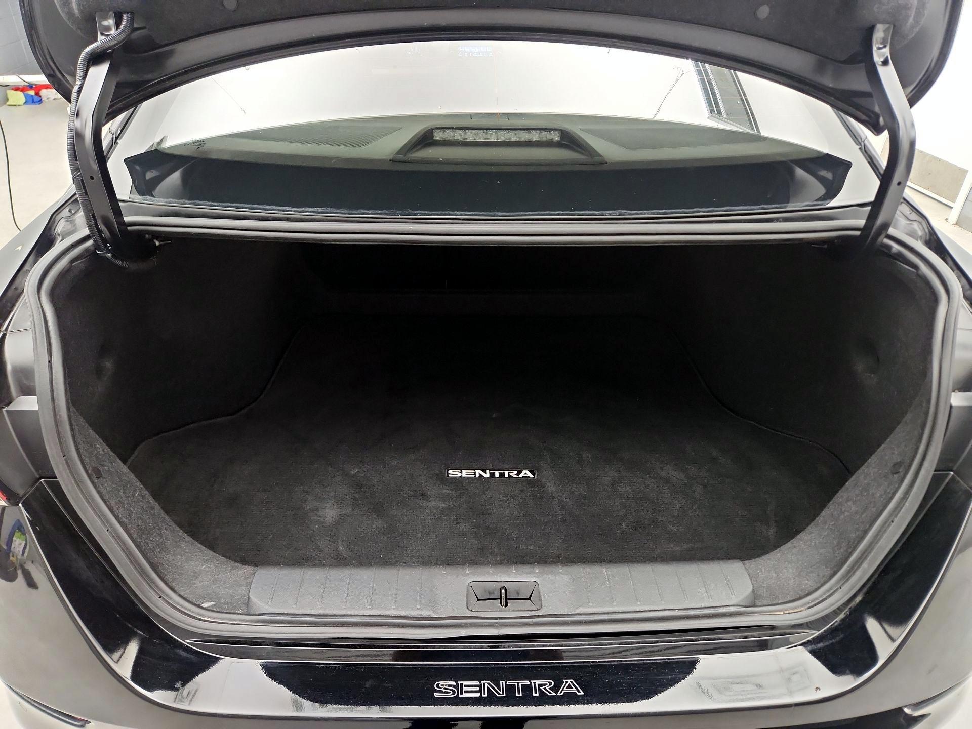 Thumbnail: 2023 Nissan Sentra - 20