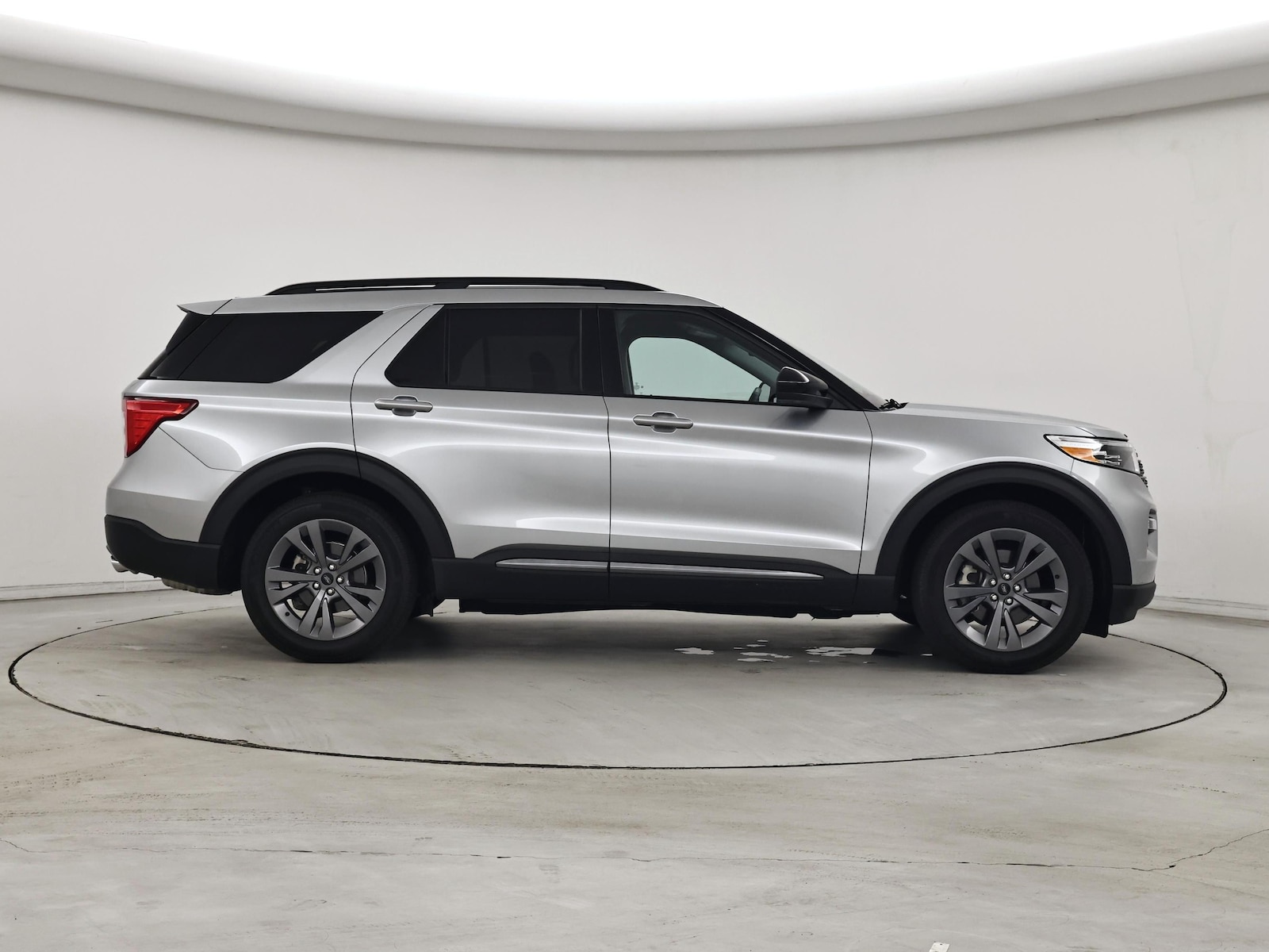 2024 Ford Explorer XLT - Photo 8