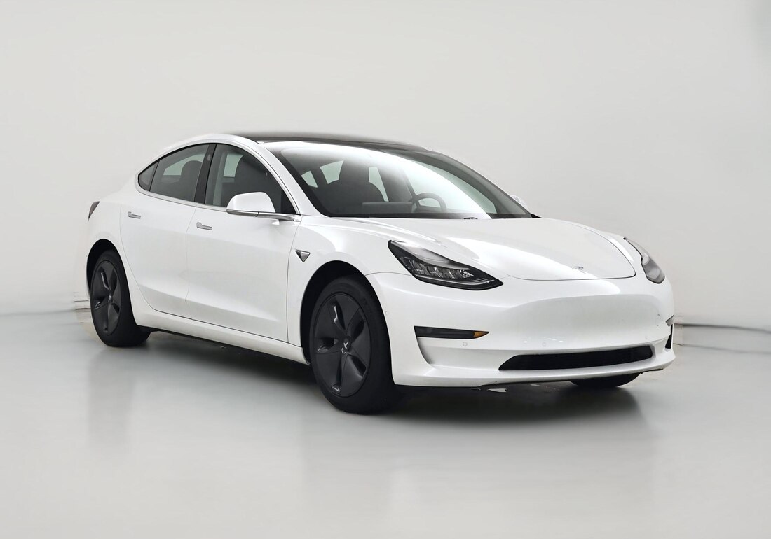 2020 Tesla Model 3 Standard Range Plus in White — CarMax photo