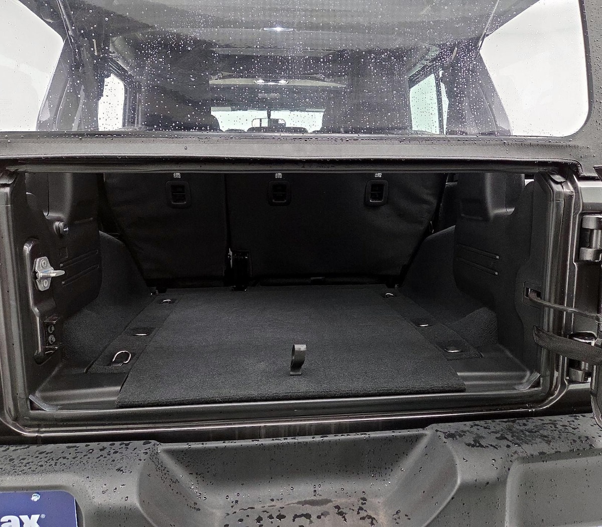 Trunk/Cargo (Seats Up)