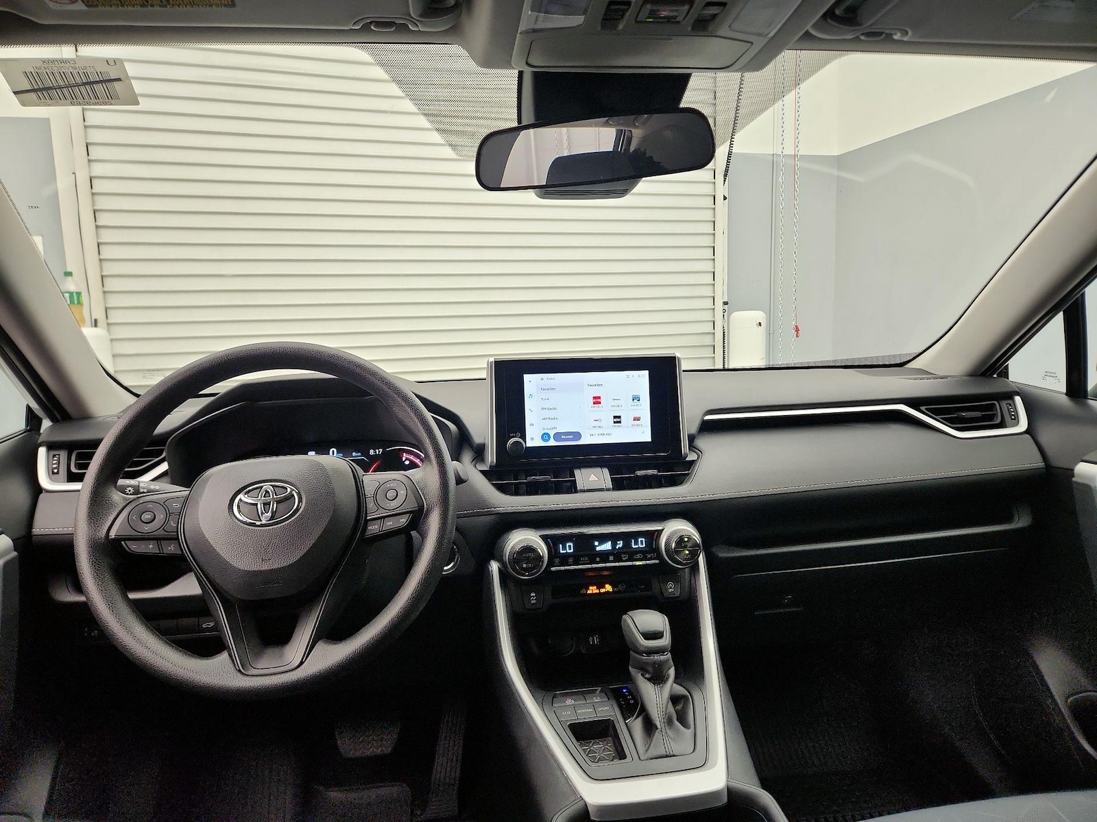 2025 Toyota RAV4 XLE - Photo 10