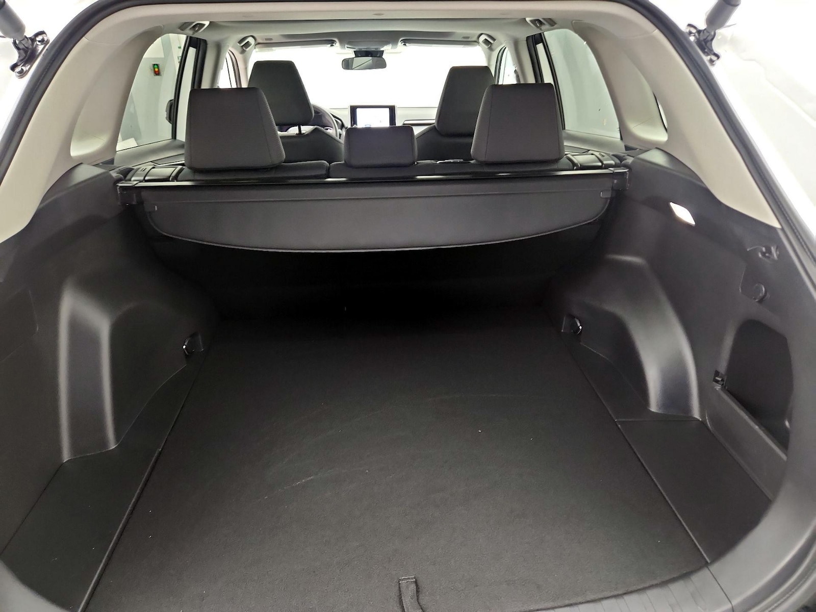 2025 Toyota RAV4 XLE - Photo 22