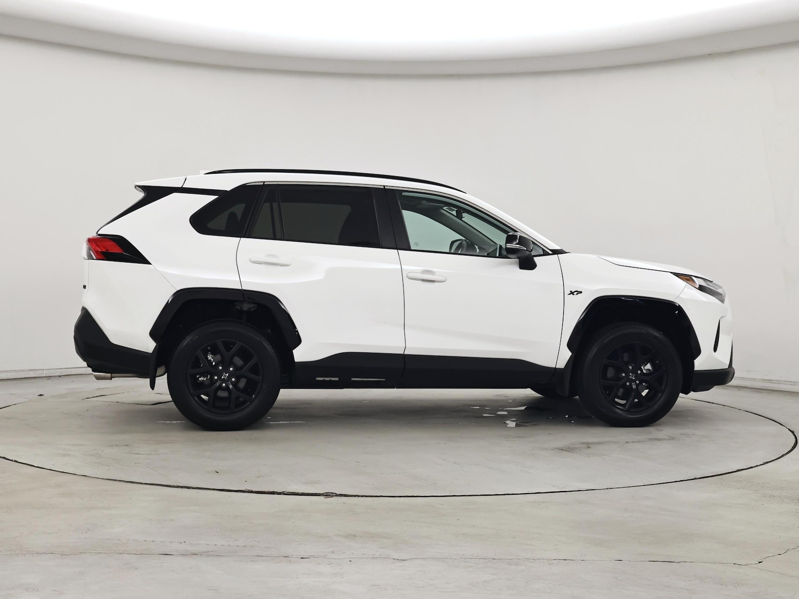 2025 Toyota RAV4 XLE - Photo 8