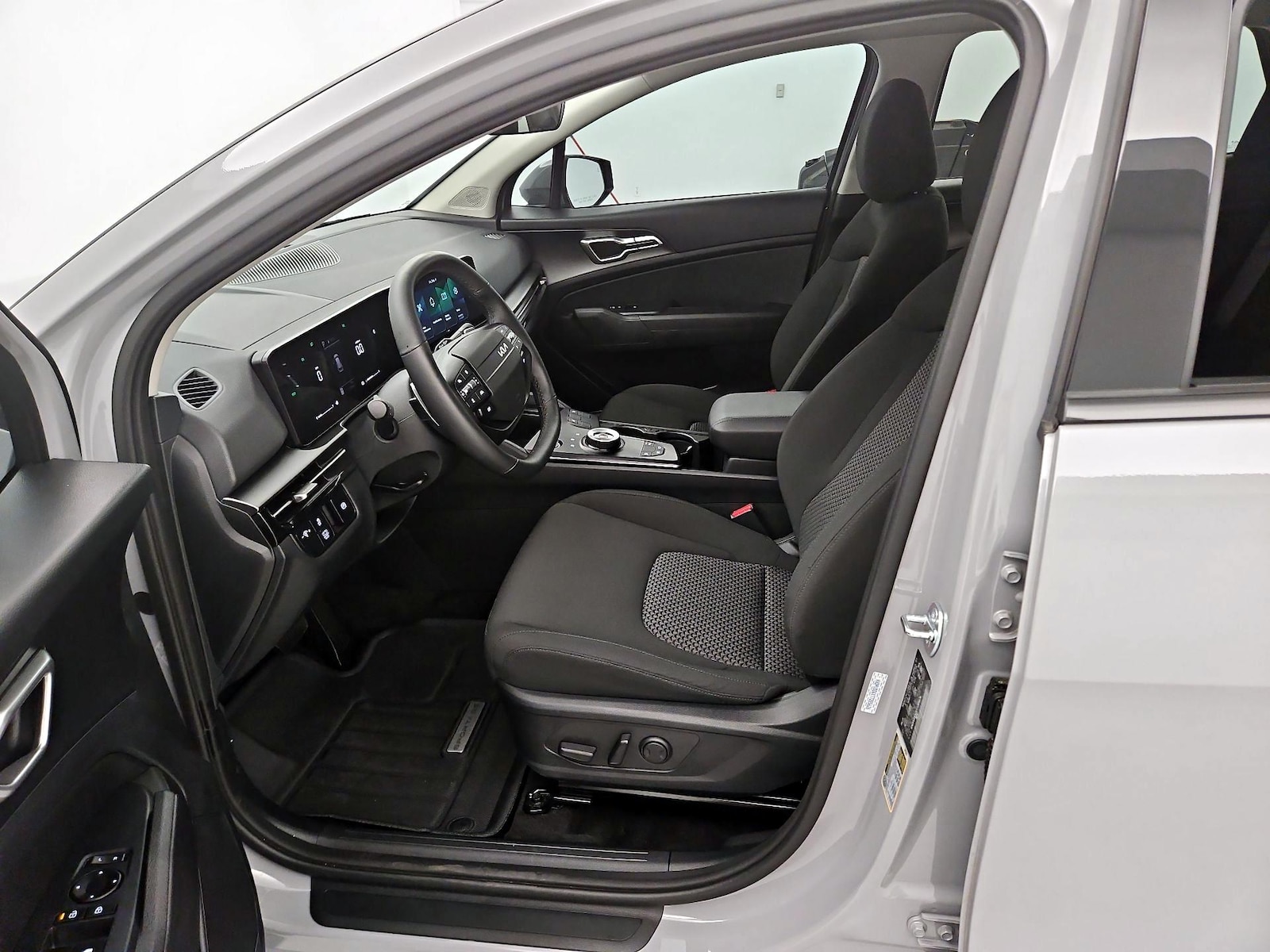 2026 Kia Sportage S Hybrid - Photo 12