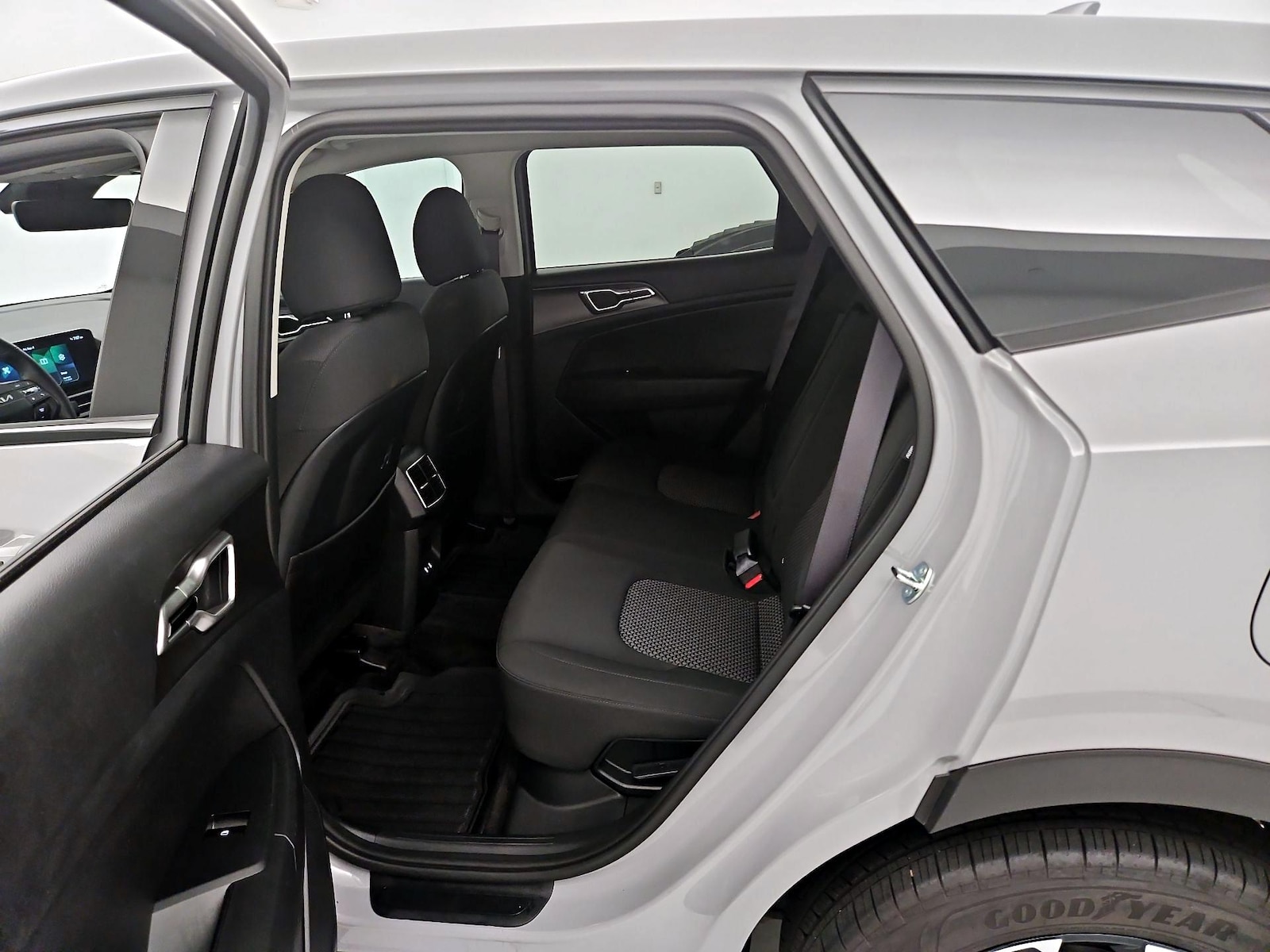 2026 Kia Sportage S Hybrid - Photo 20