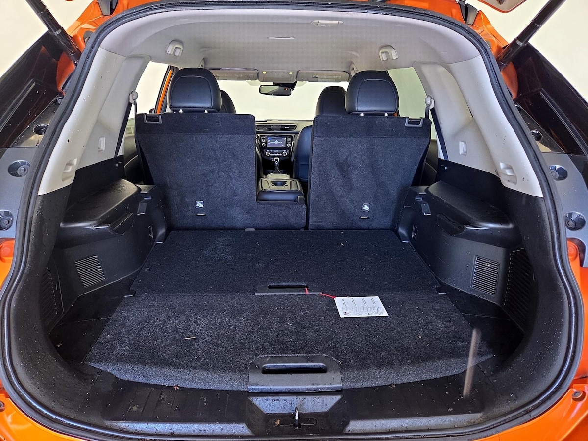 Trunk/Cargo (Seats Up)