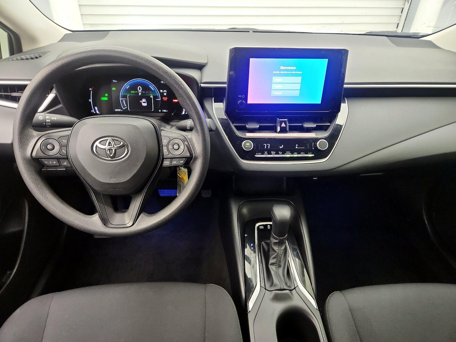 2026 Toyota Corolla LE - Photo 10