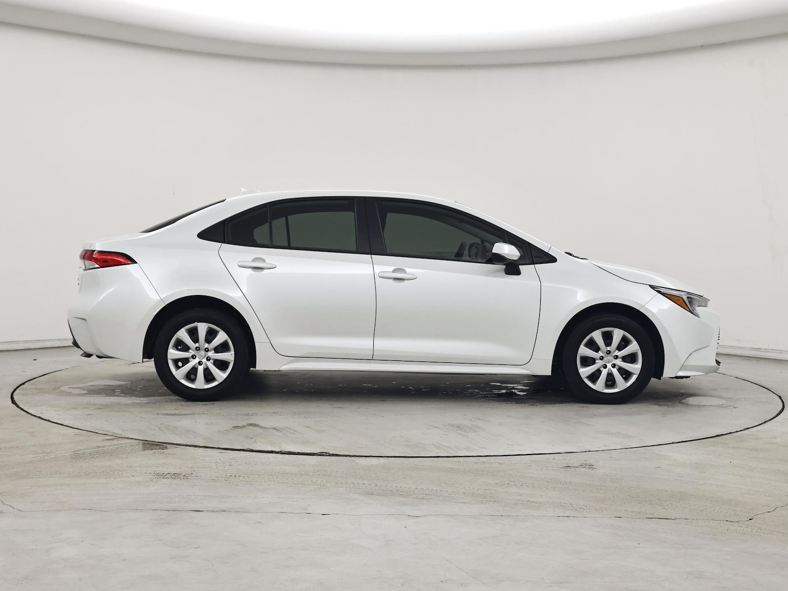 2026 Toyota Corolla LE - Photo 8
