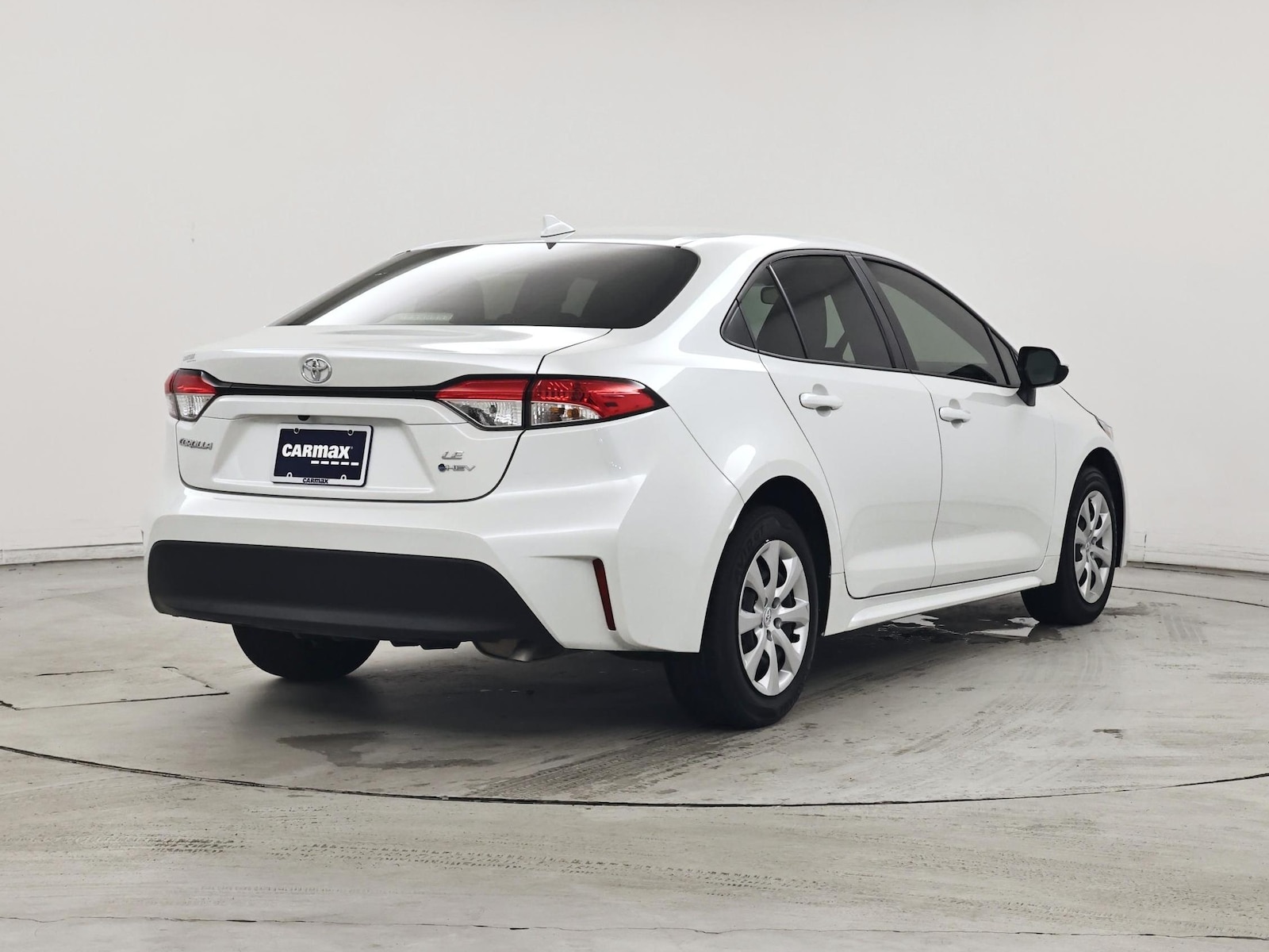 2026 Toyota Corolla LE - Photo 9