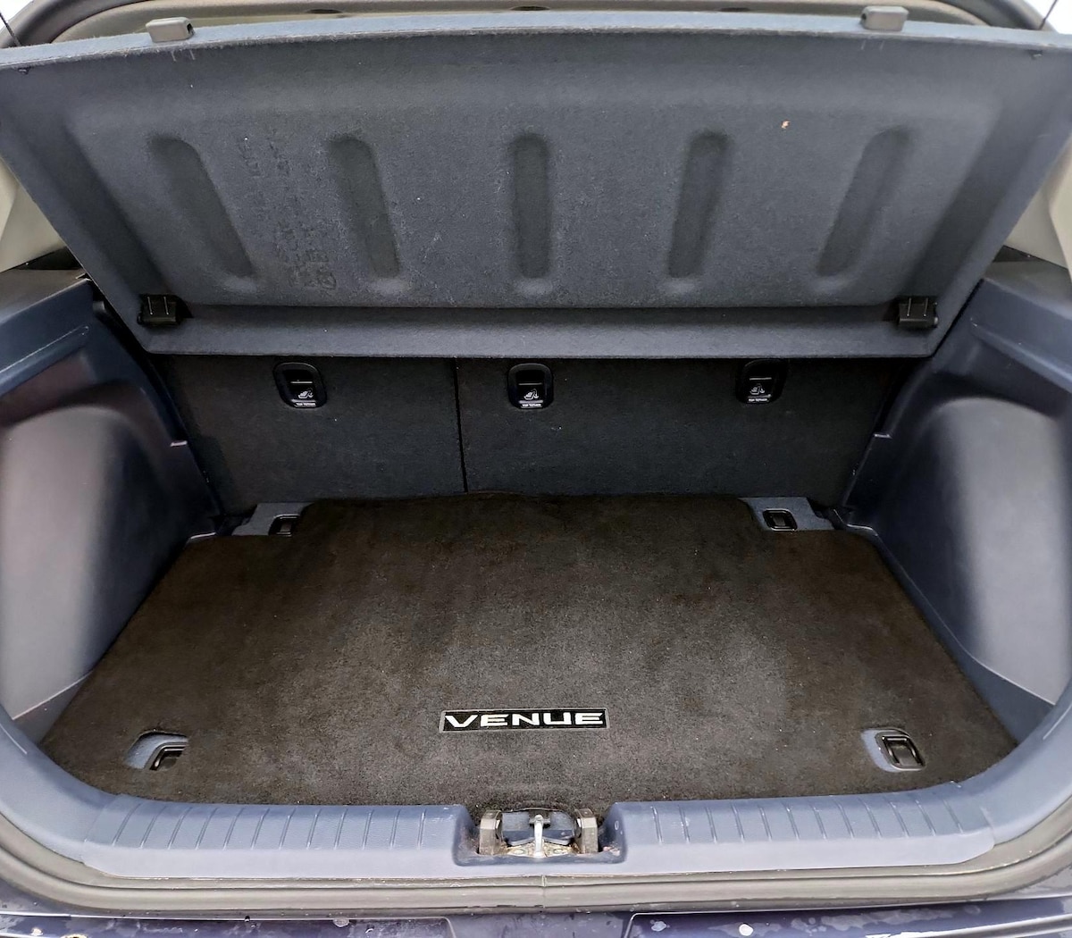 Trunk/Cargo (Seats Up)