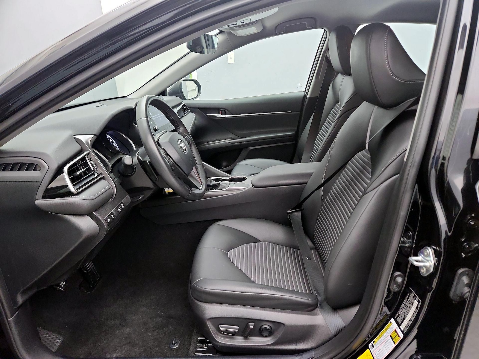 Power Seat(s) & Side Airbags