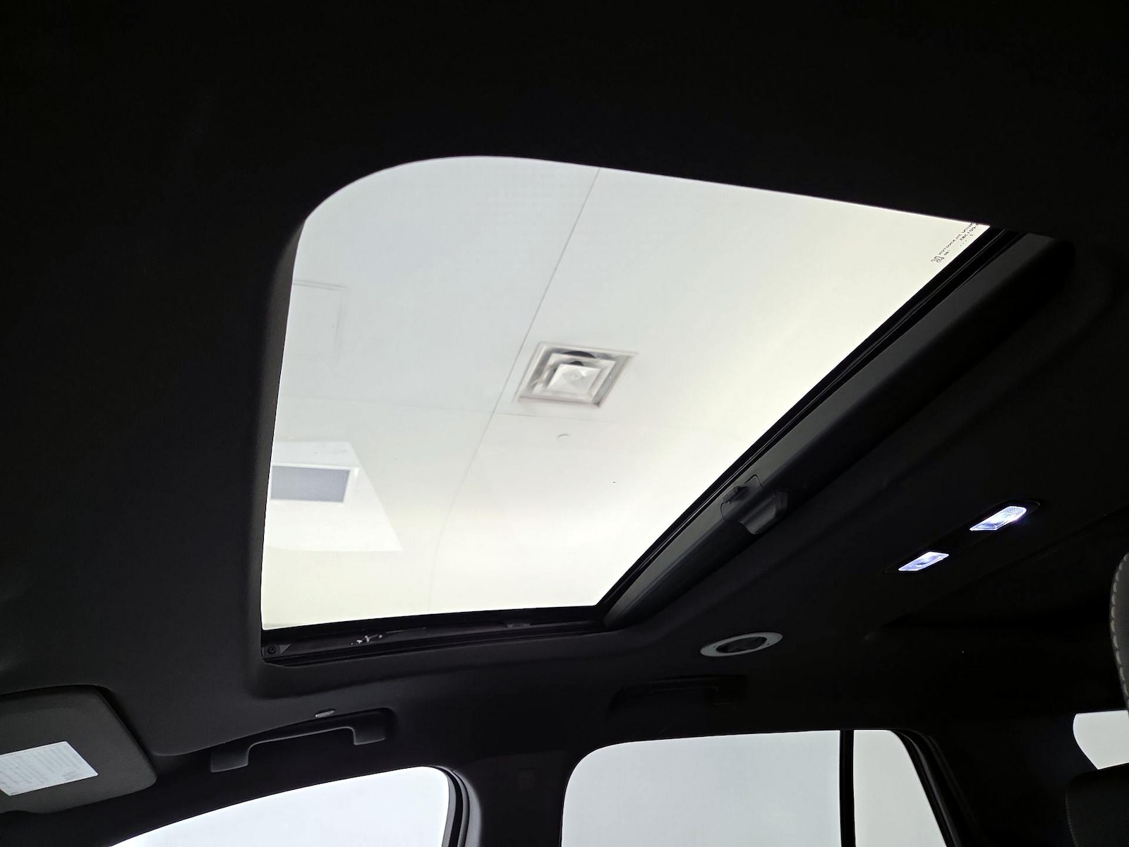 Sunroof(s) & Skylight(s)