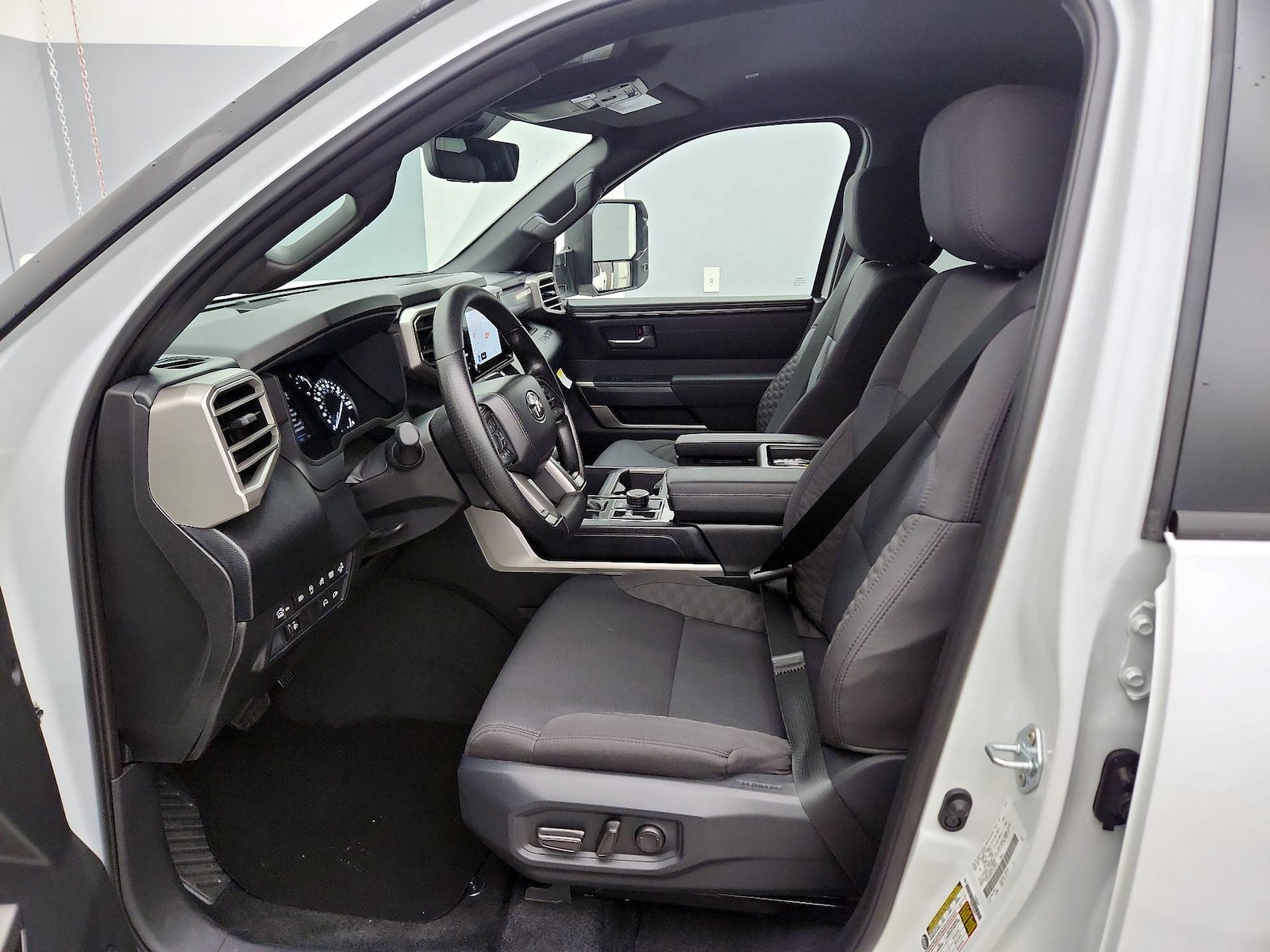 2026 Toyota Tundra SR5 - Photo 12