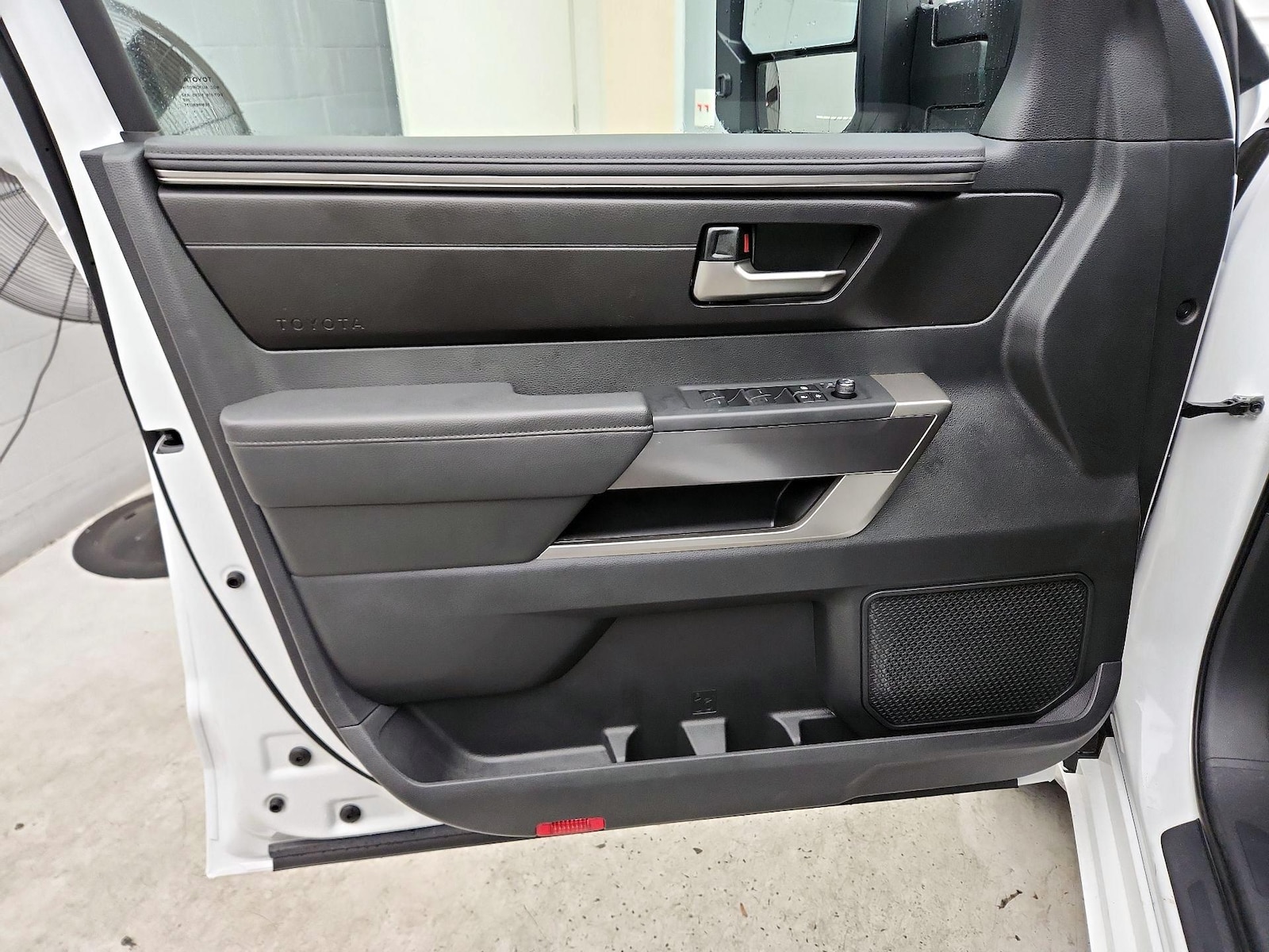 2026 Toyota Tundra SR5 - Photo 13