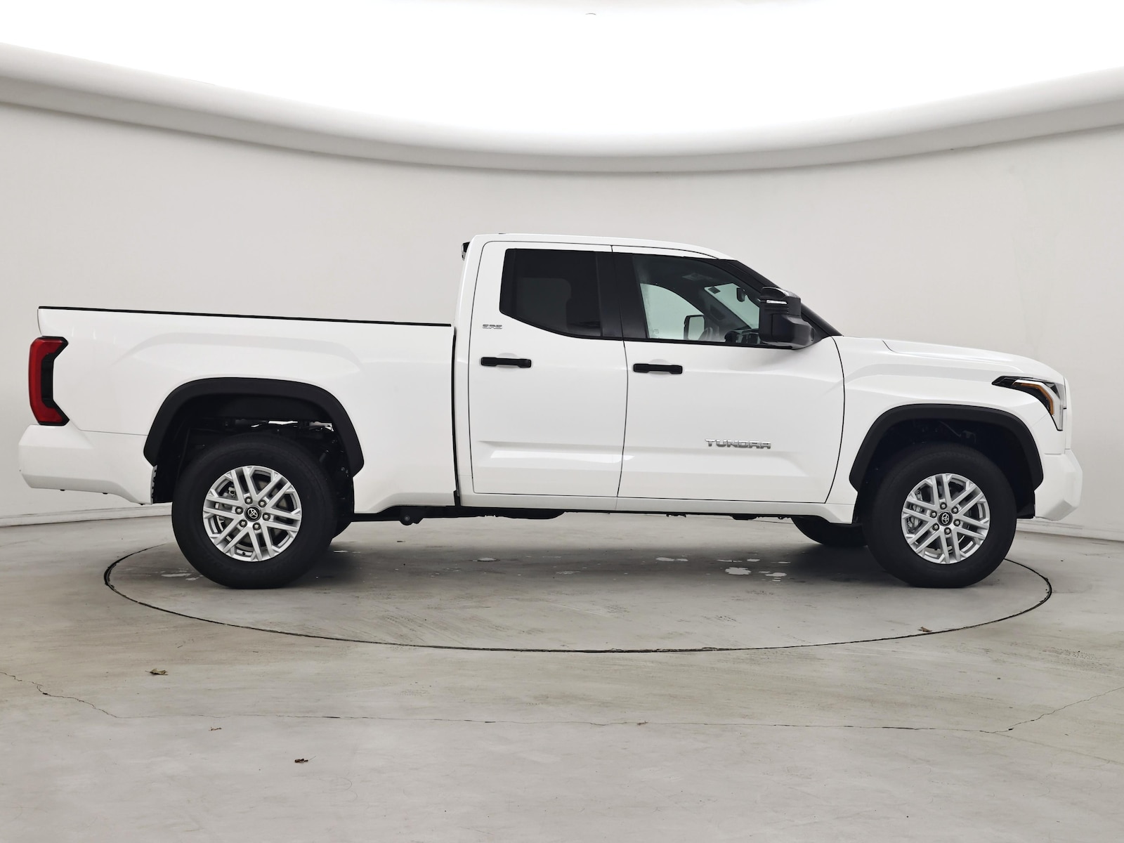2026 Toyota Tundra SR5 - Photo 8