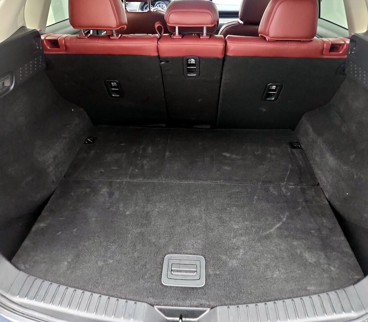 Trunk/Cargo (Seats Up)