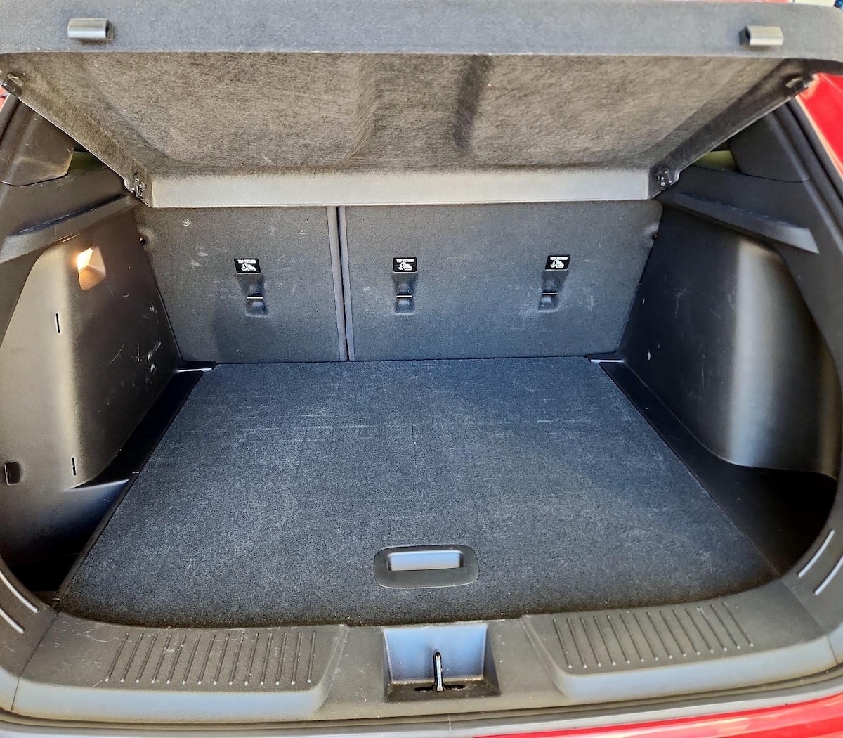 Trunk/Cargo (Seats Up)