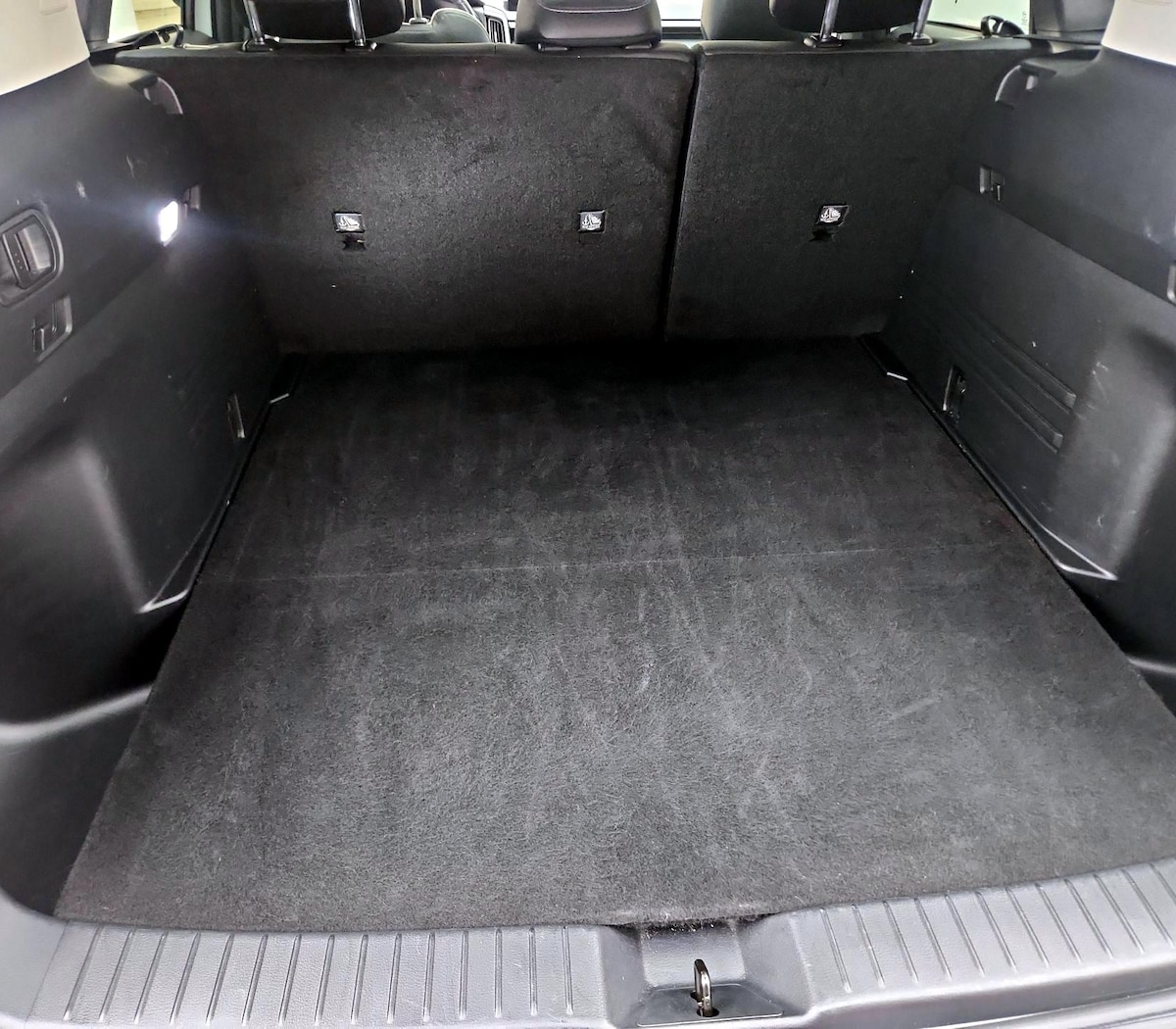 Trunk/Cargo (Seats Up)