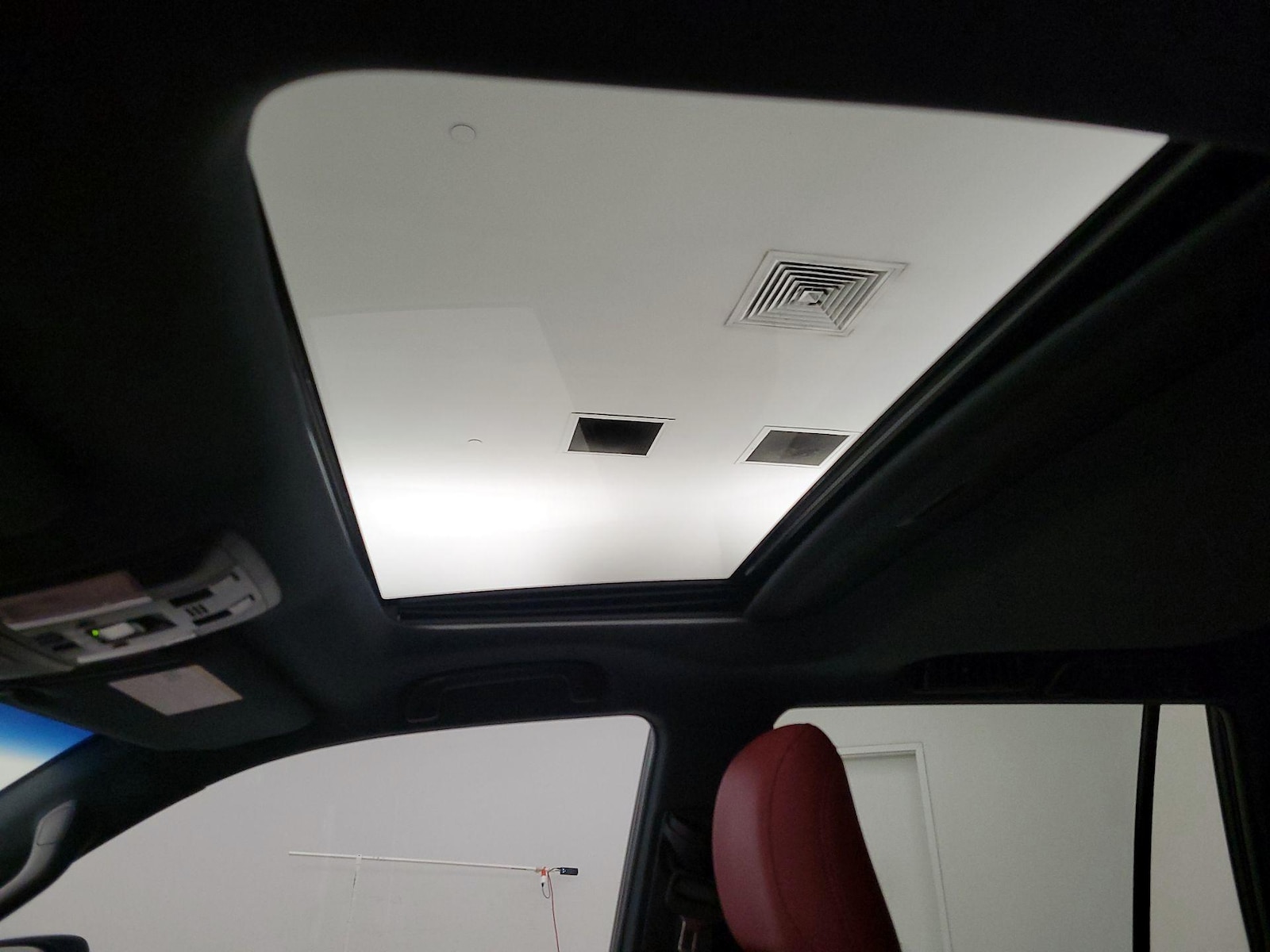 Sunroof(s) & Overhead Airbags