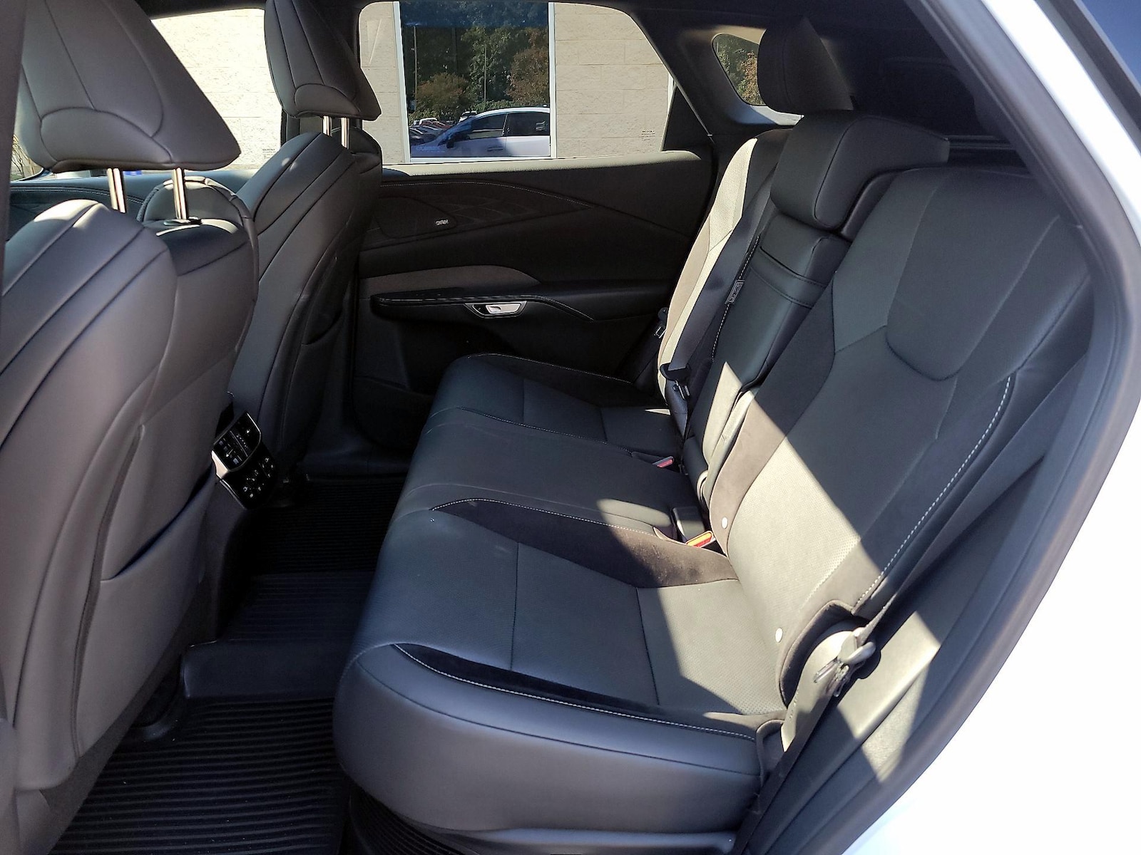 Rear A/C Seat(s)