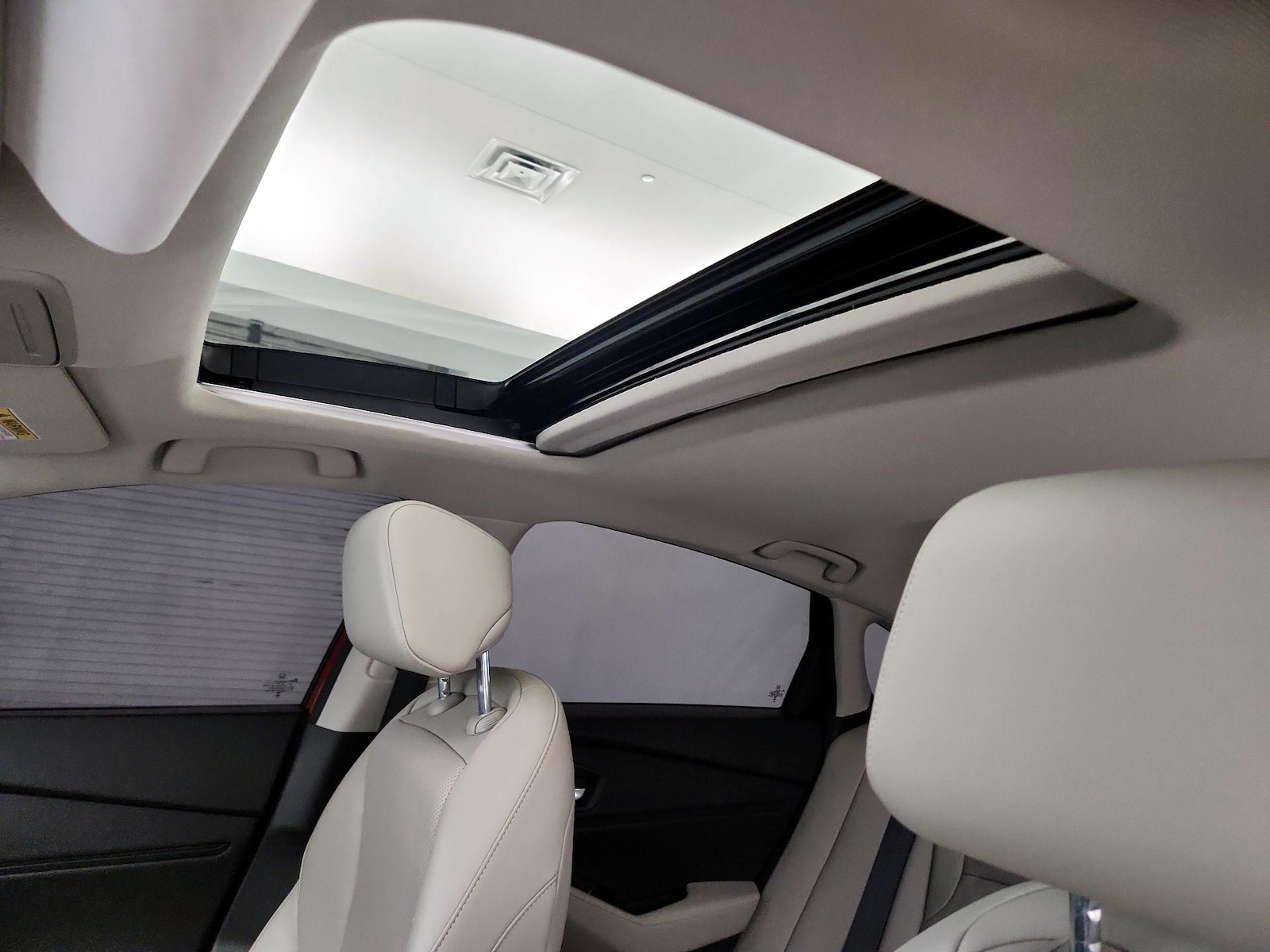Sunroof(s) & Overhead Airbags