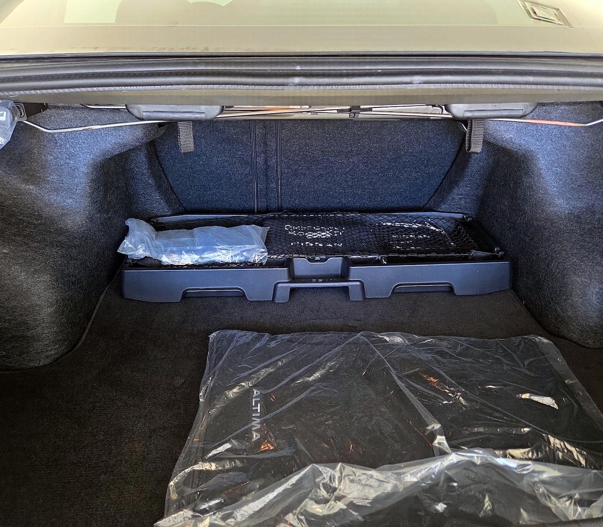 Trunk/Cargo (Seats Up)
