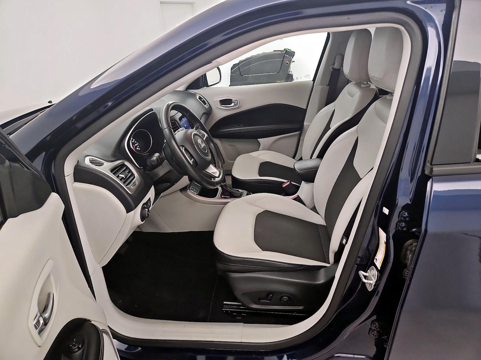 Power Seat(s) & Side Airbags