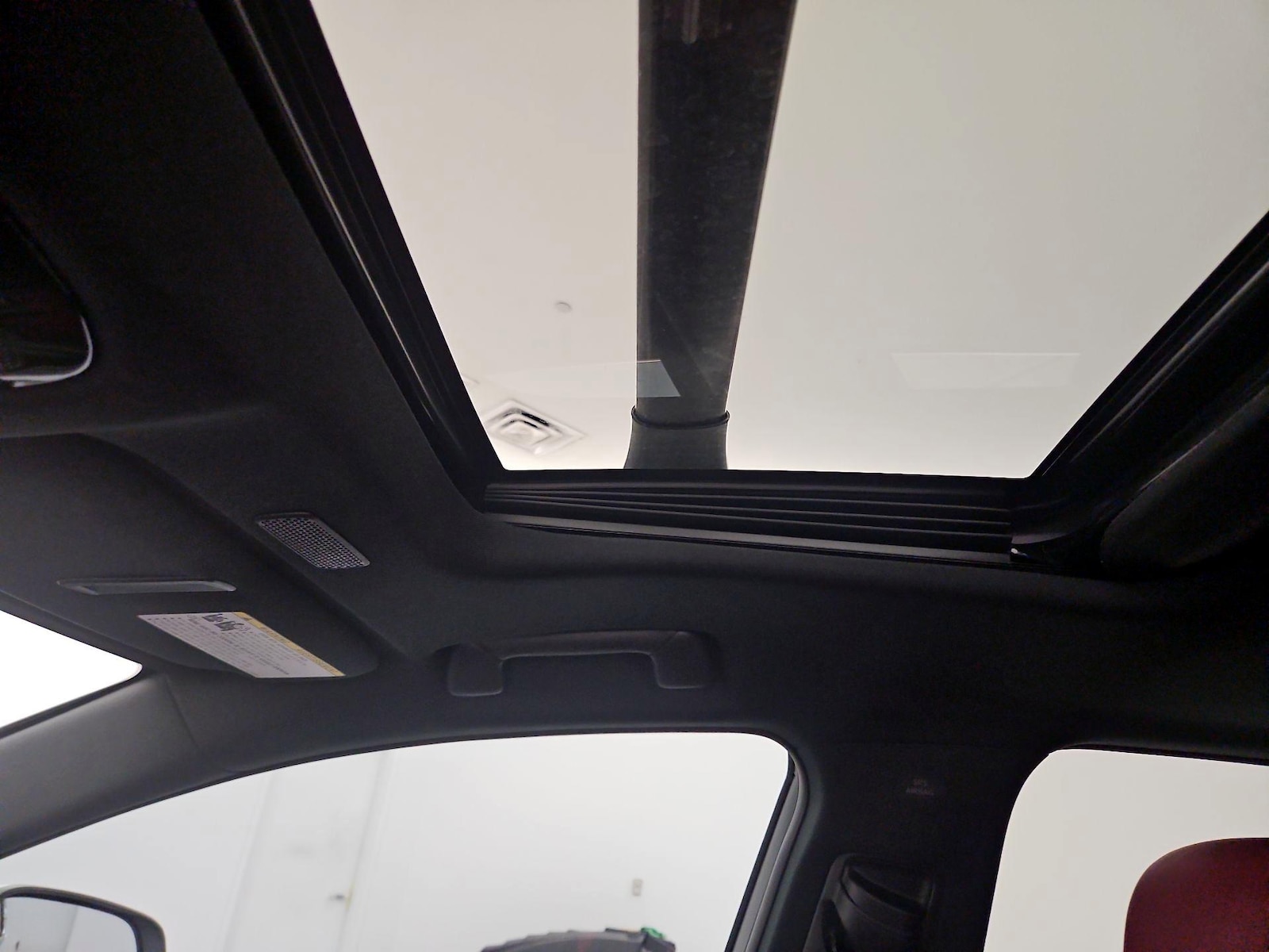 Sunroof(s) & Overhead Airbags